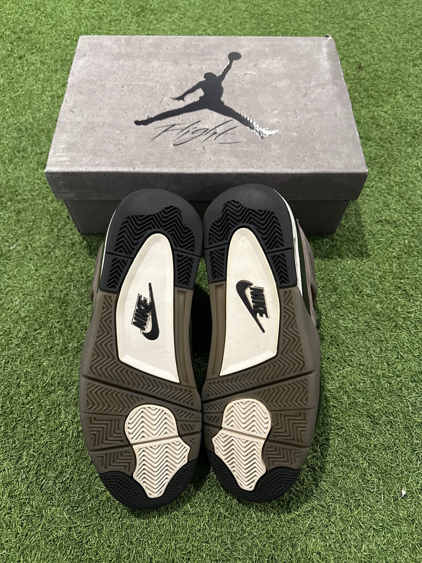 Jordan 4 Cave Stone (9)