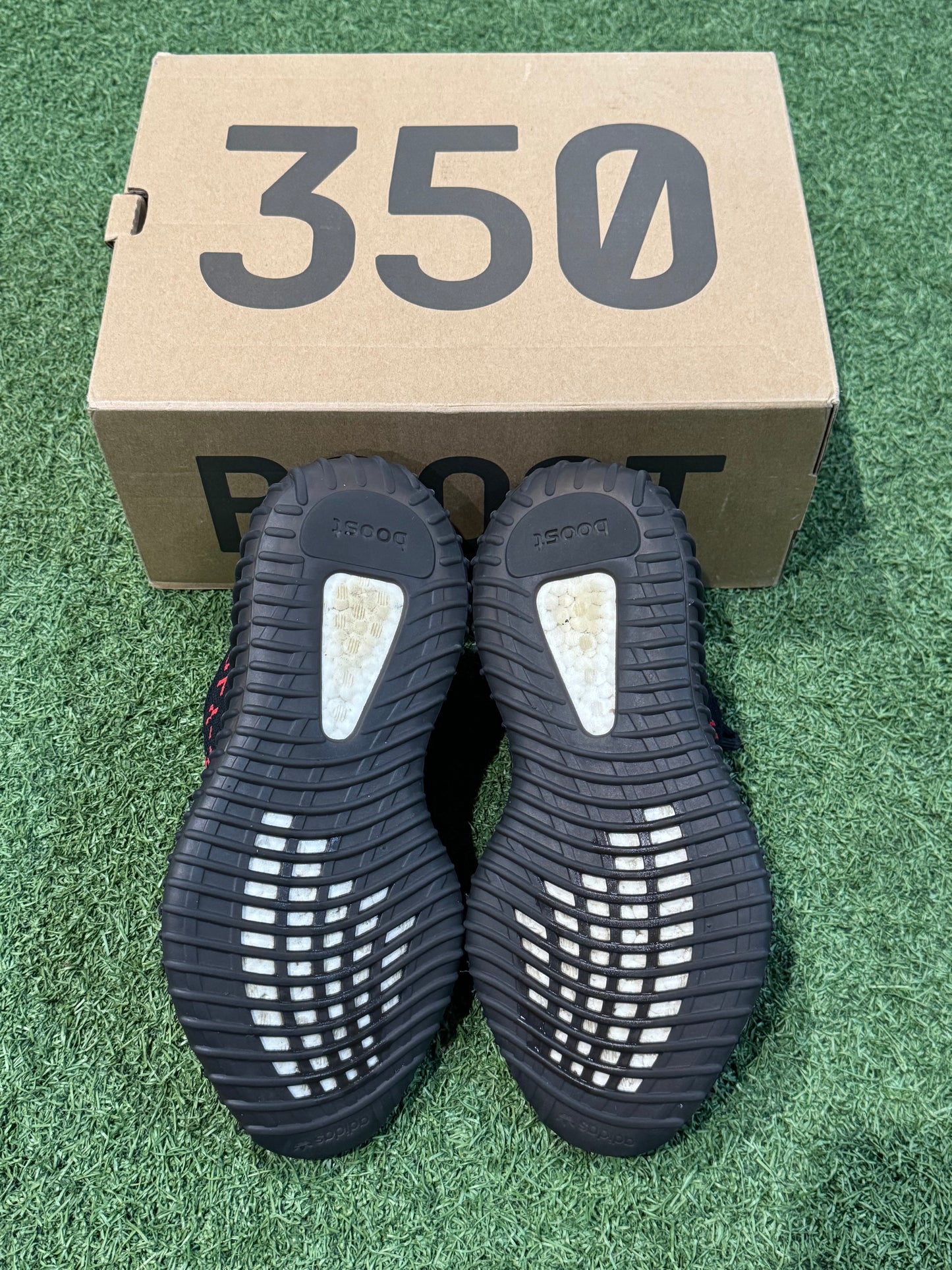 Yeezy 350 Bred (5)