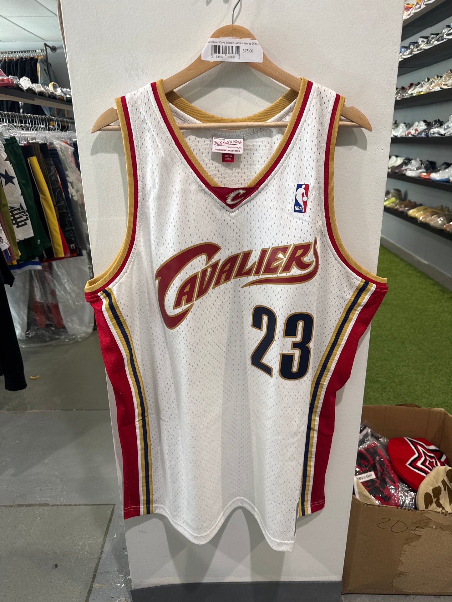 Cleveland Cavaliers LeBron James Mitchell & Ness Jersey (XXL)