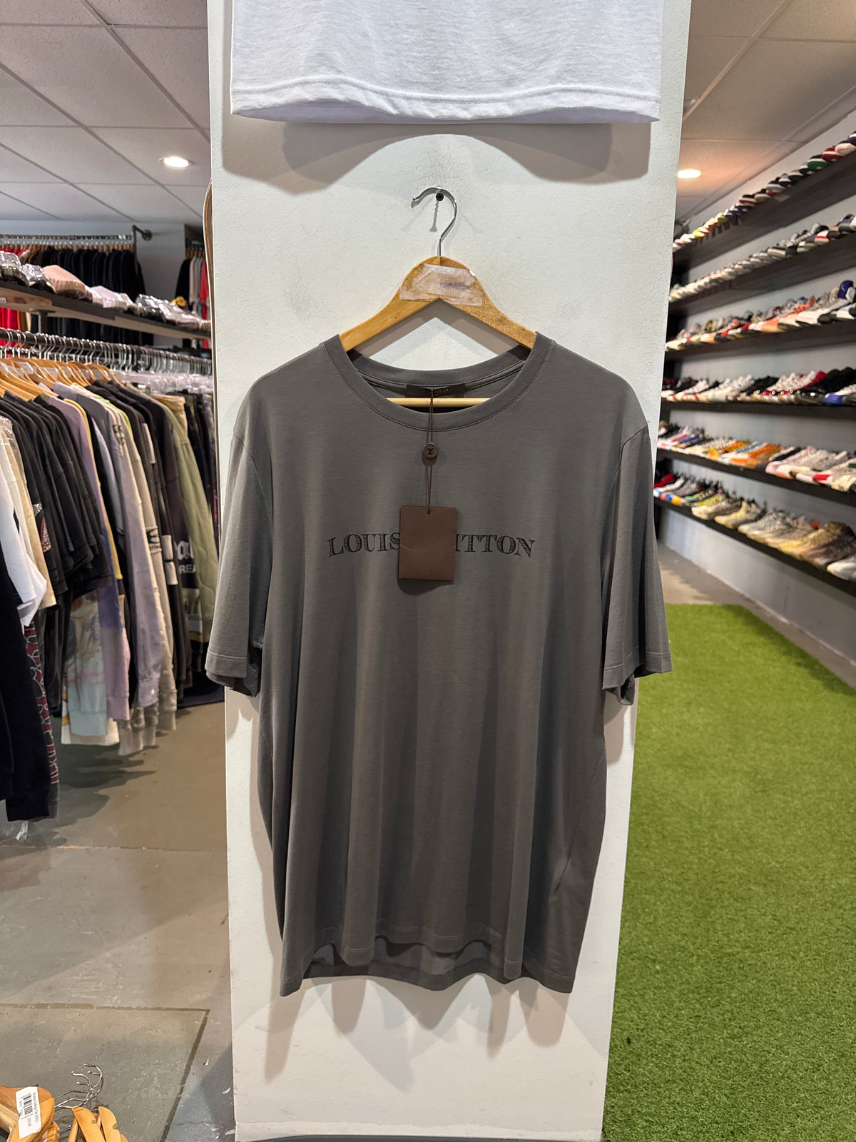 Louis Vuitton Basic Logo Tee