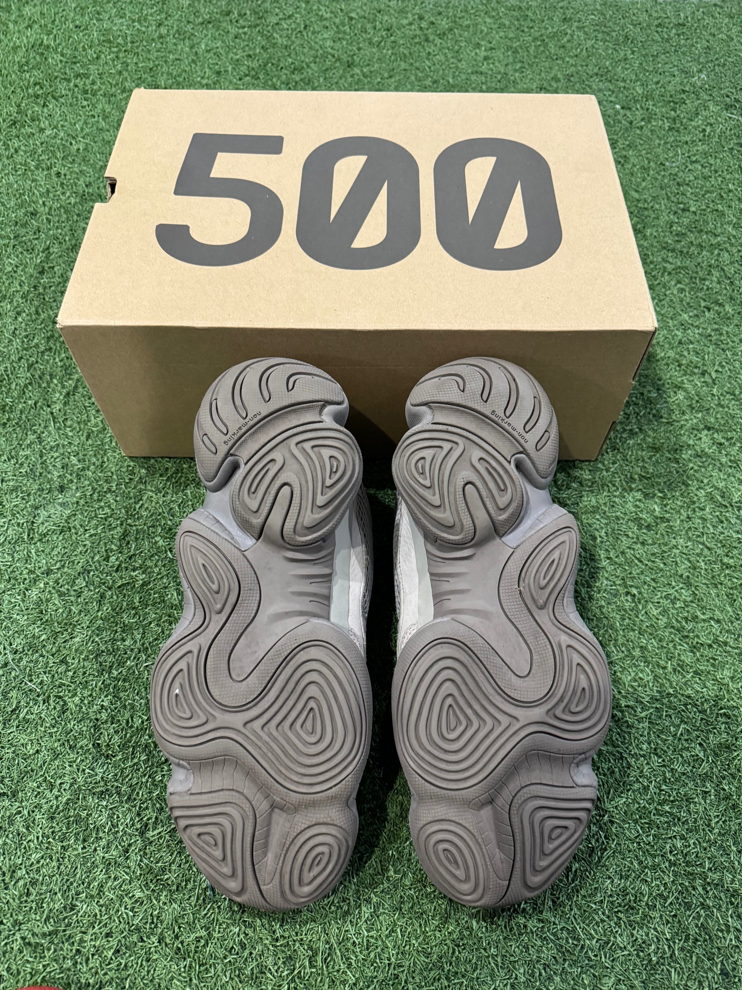 Yeezy 500 Ash Grey (12.5)
