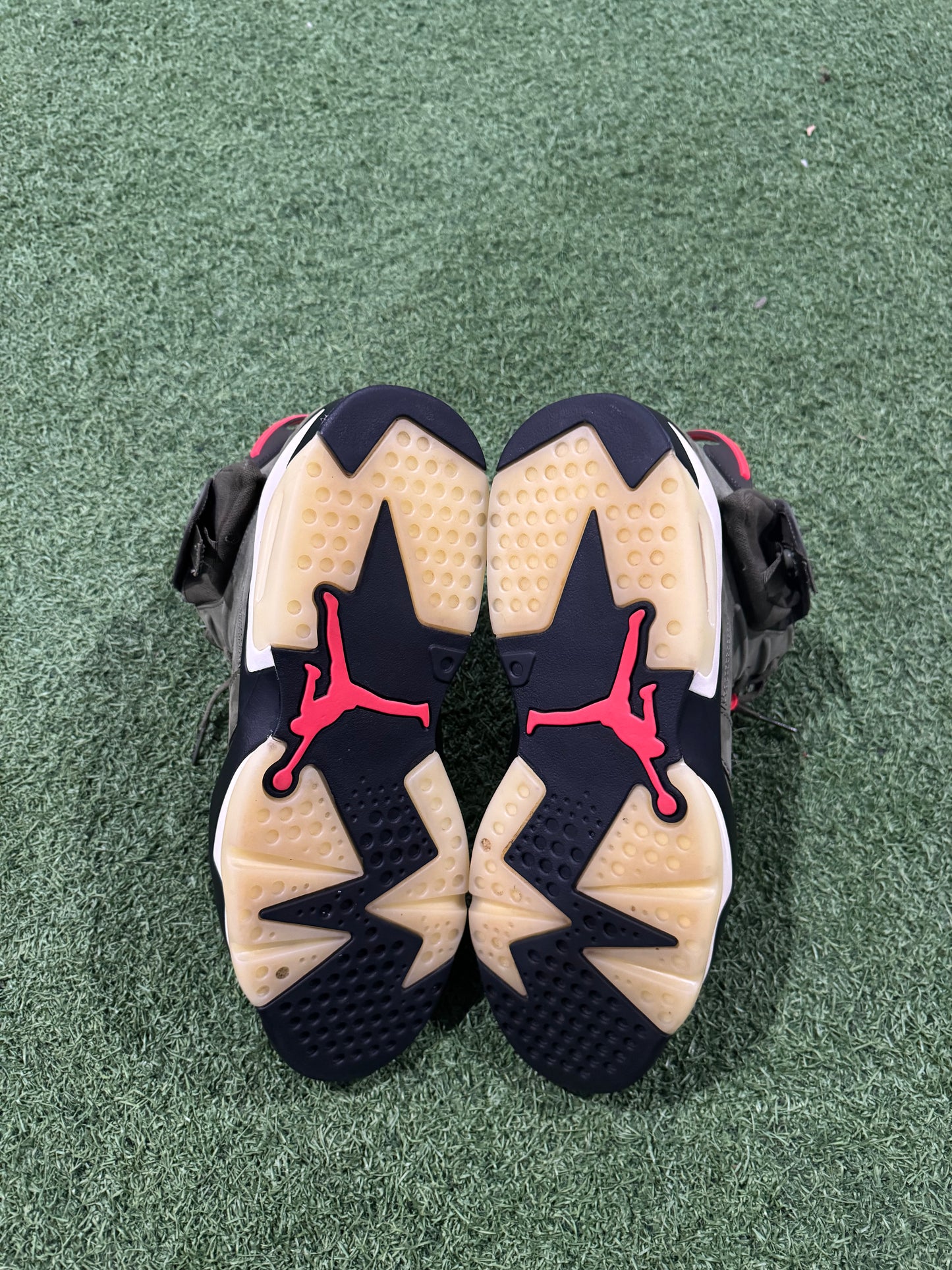 Jordan 6 Travis Scott Olive (11)