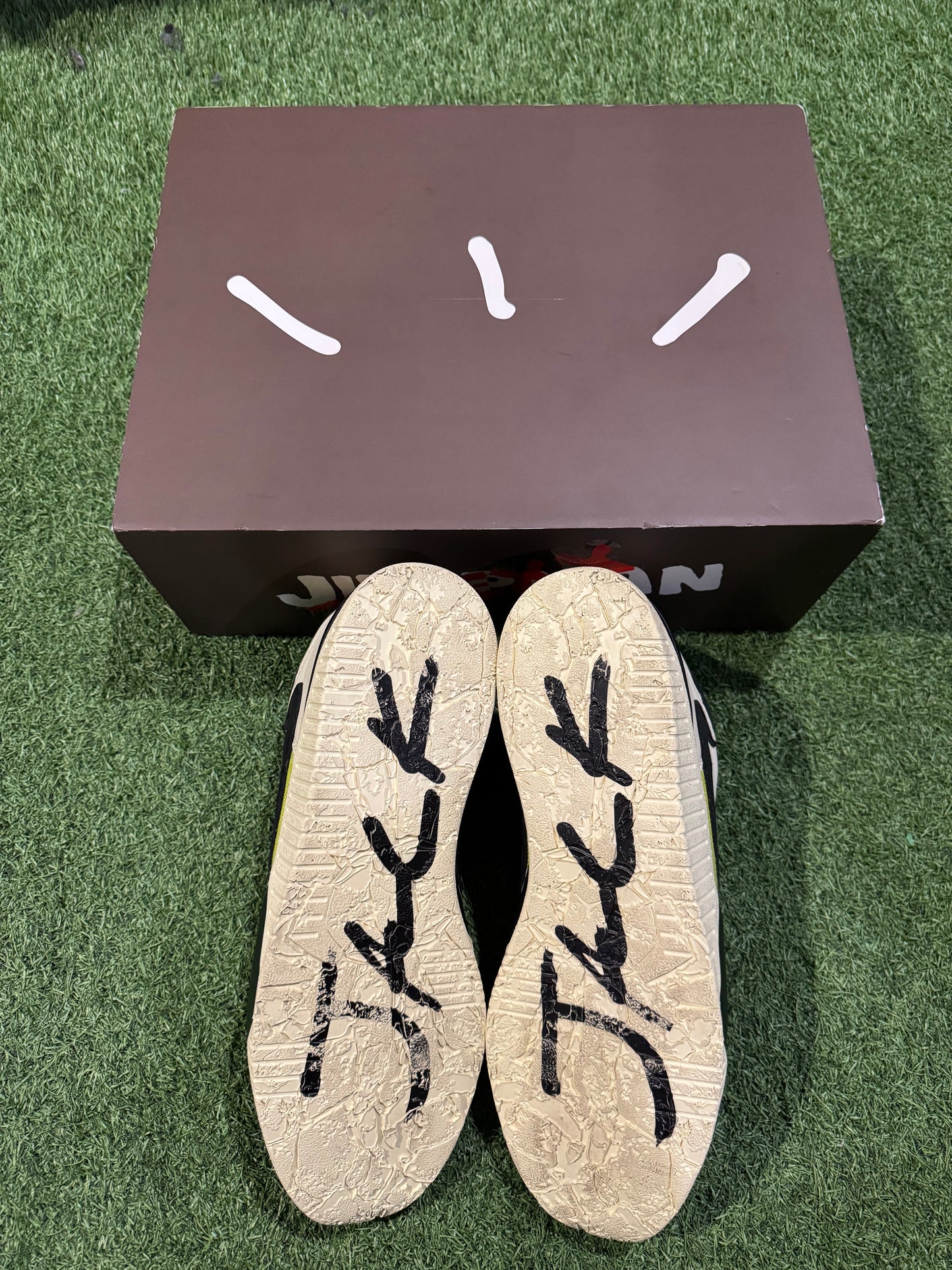 Travis Scott Jumpman Jack Bright Cactus (13)