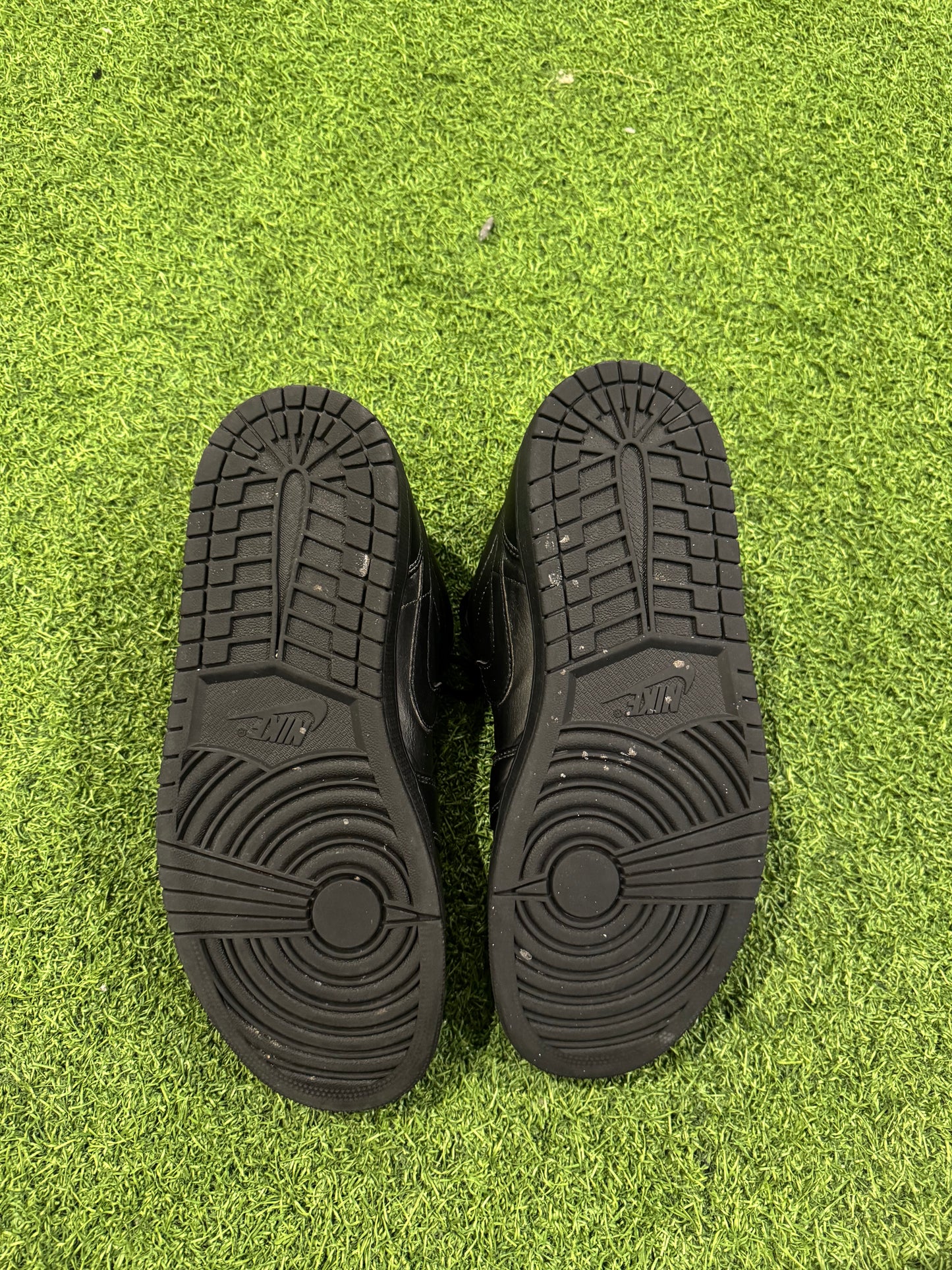 Jordan 1 Low Black (11)