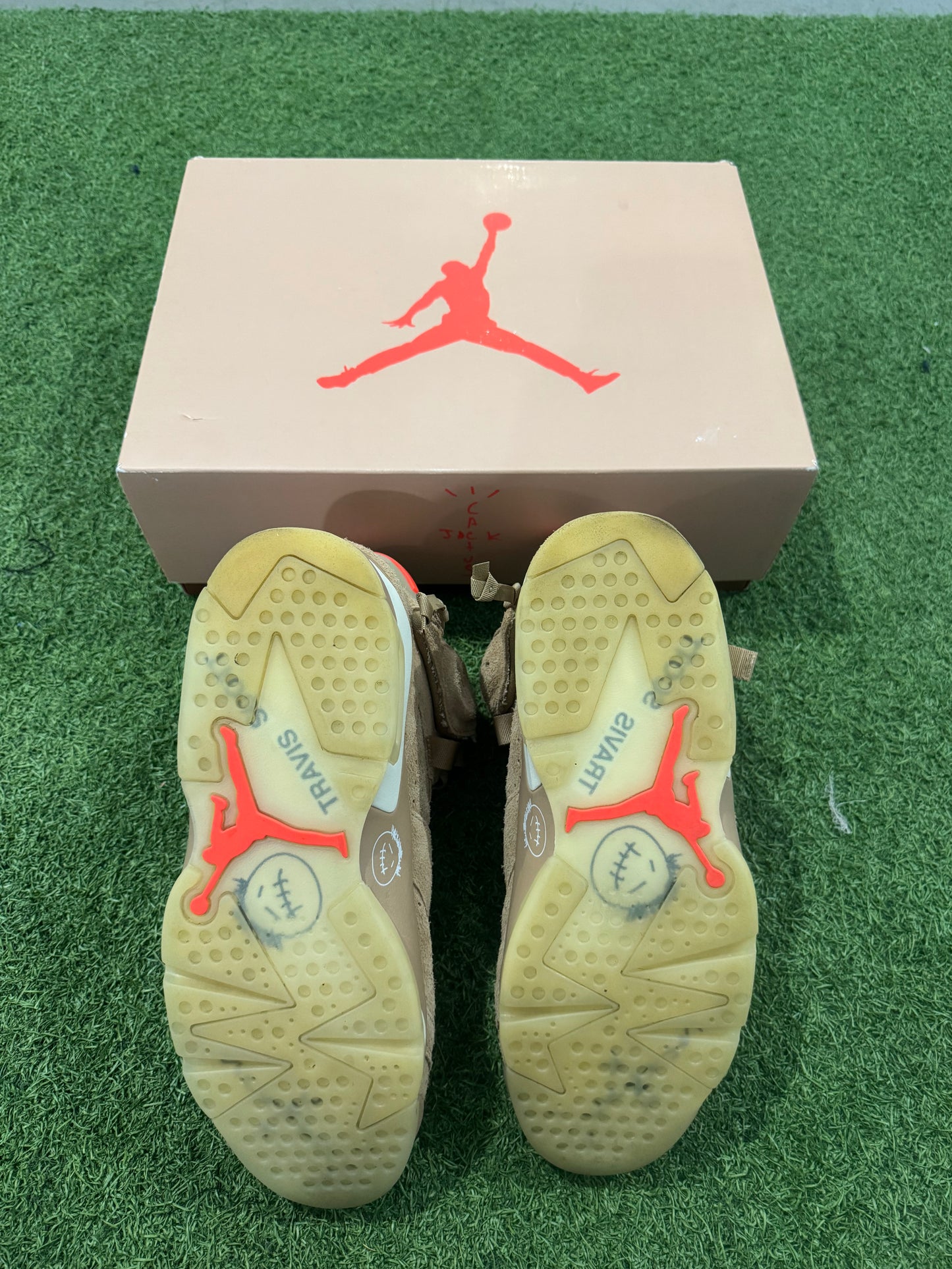 Jordan 6 Travis Scott British Khaki (10.5)