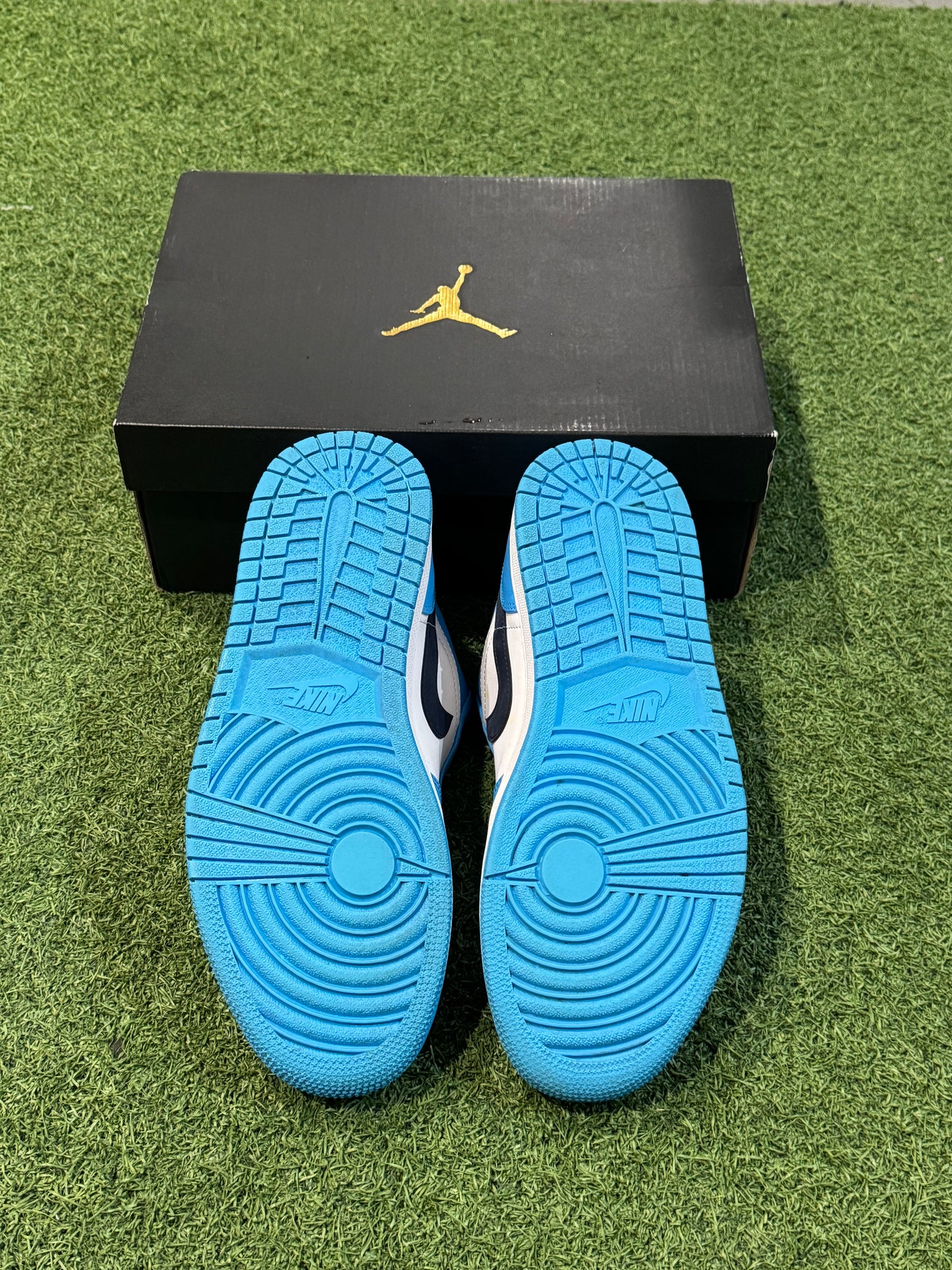 Jordan 1 Low UNC (9.5)