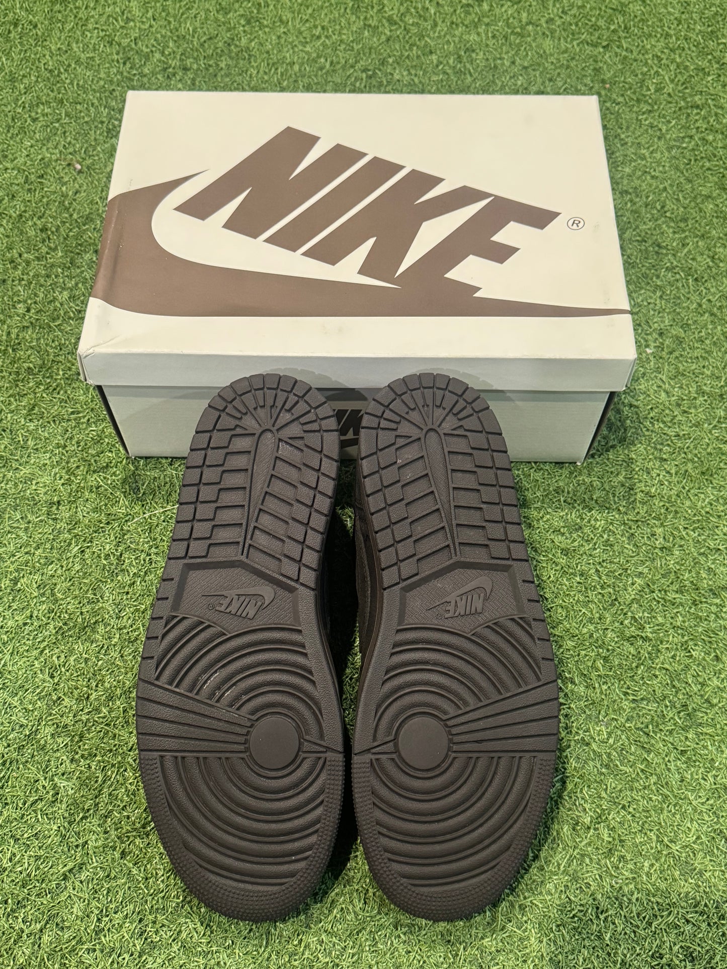 Jordan 1 Low Travis Scott Velvet Brown (9)
