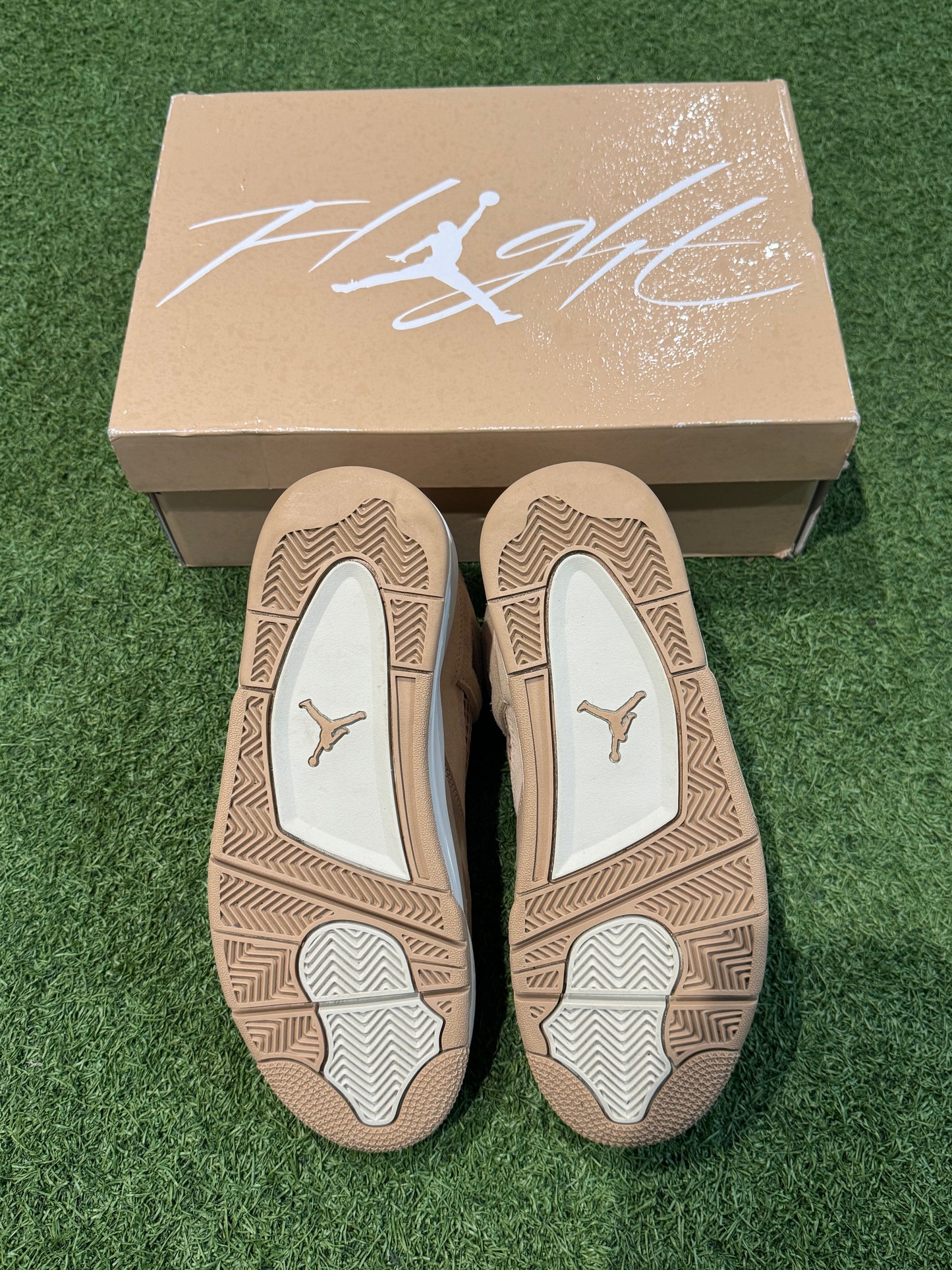 Jordan 4 Cozy Girl (9.5W)