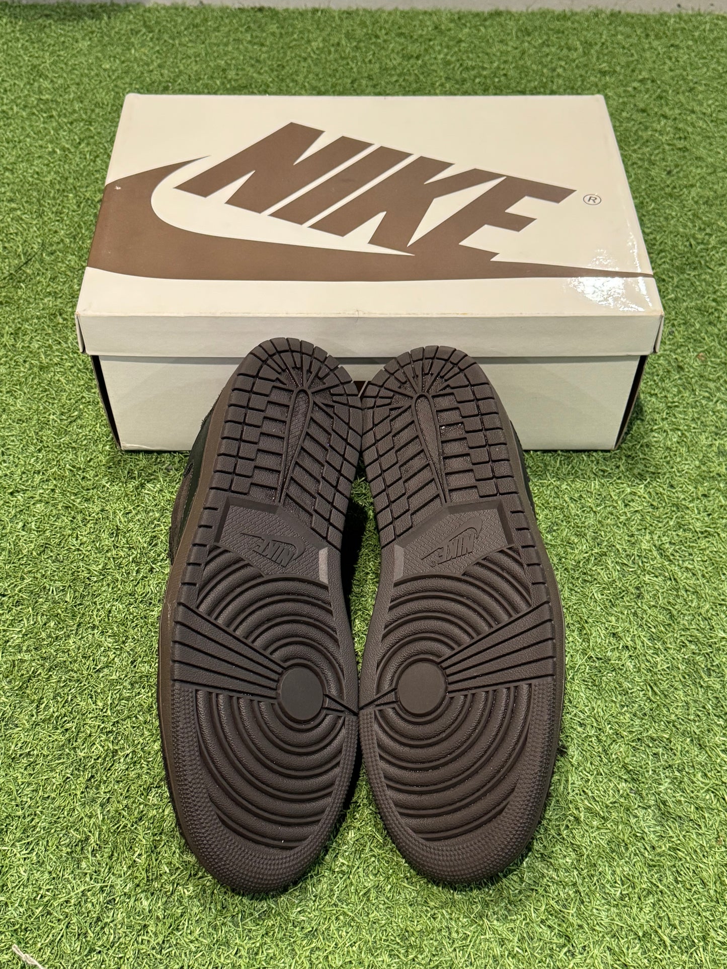 Jordan 1 Low Travis Scott Velvet Brown (10.5)