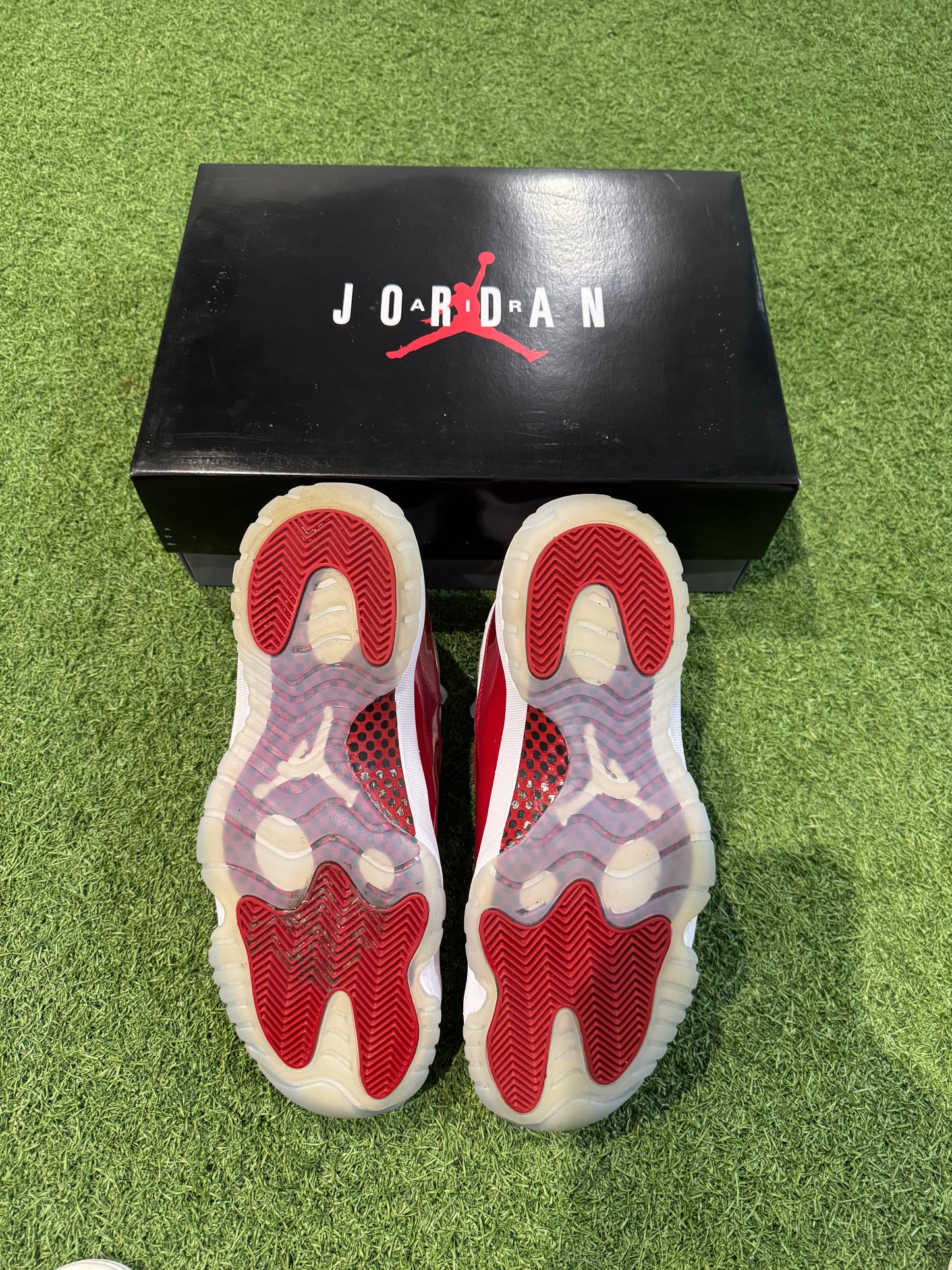 Jordan 11 Cherry (11)
