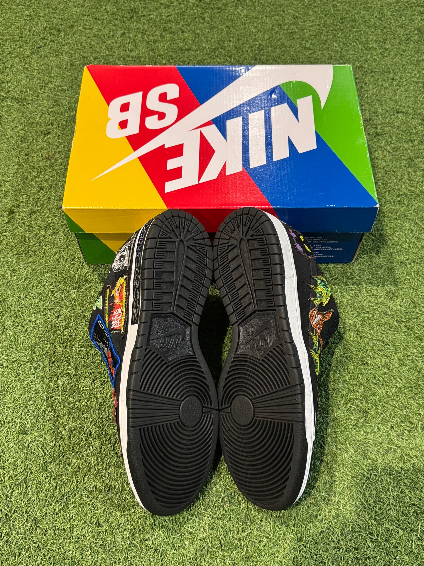 Dunk Low SB Neckface (9.5)