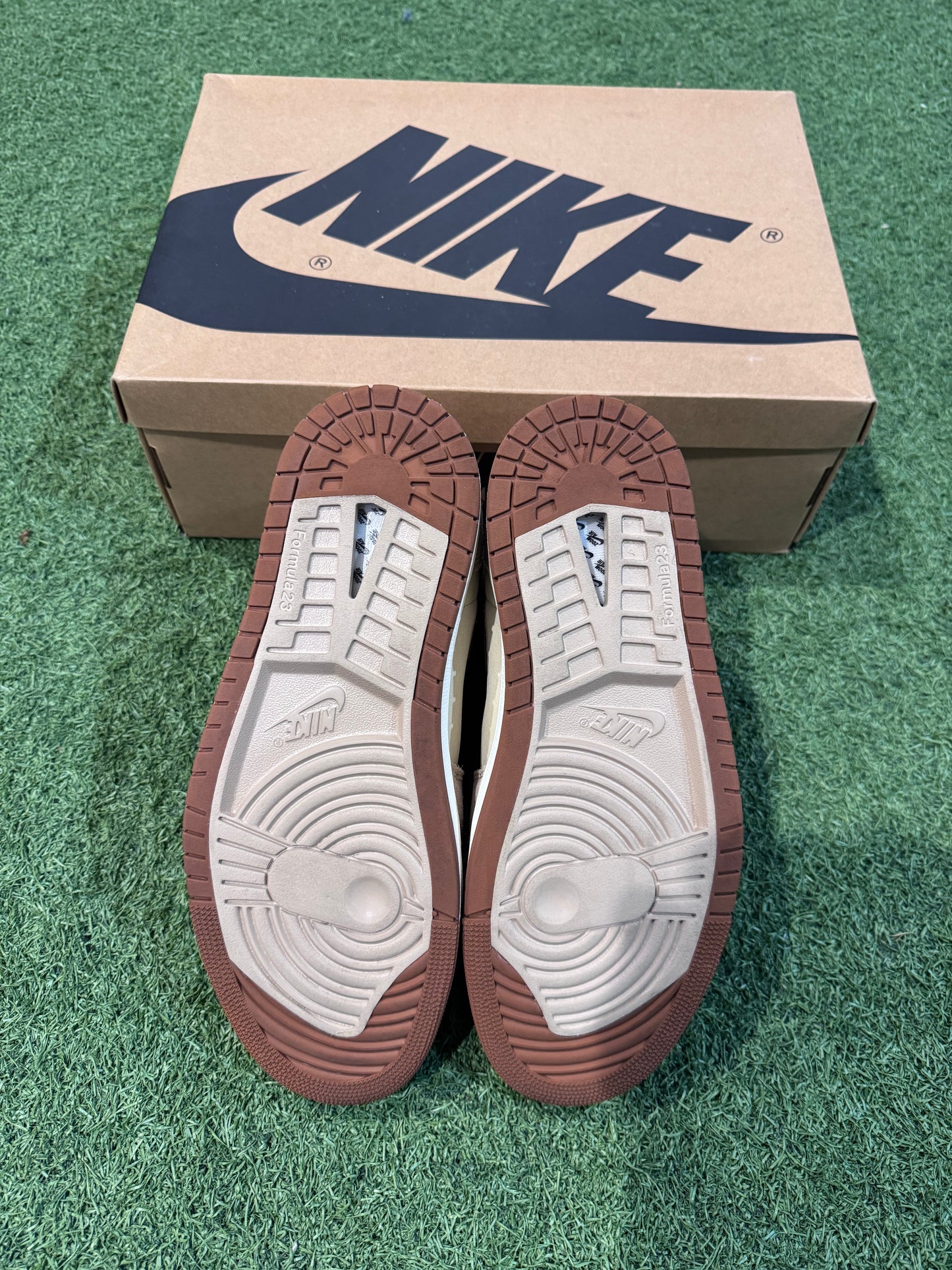 Jordan 1 Zoom CMFT 2 Legend Coffee (9.5)