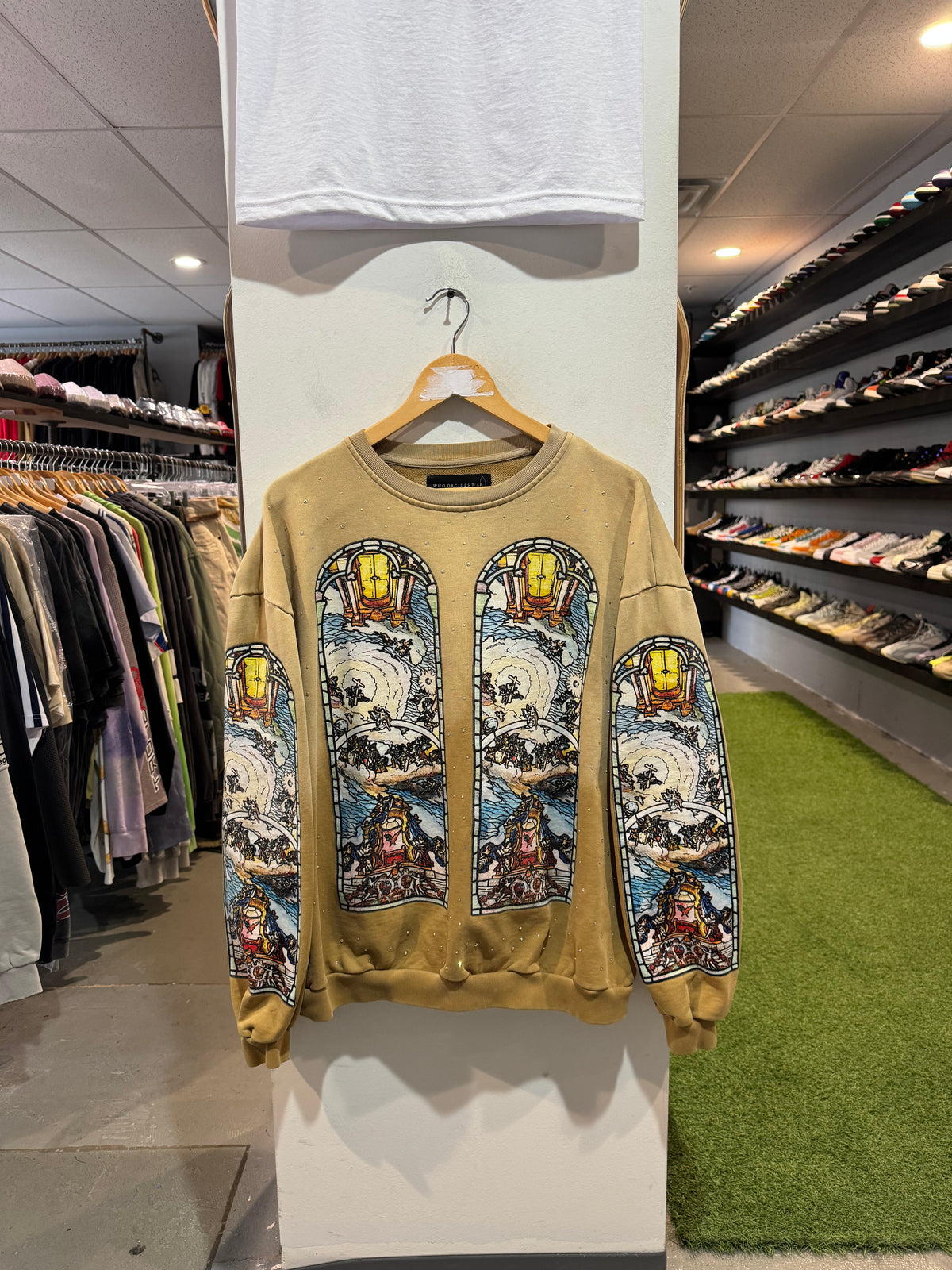 Who Decides War Chalice Crewneck (S)
