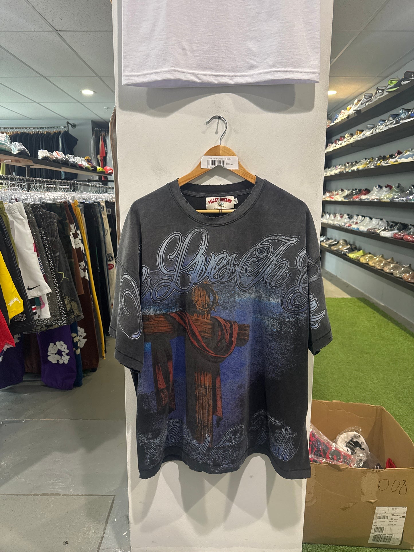 Vale Valley Cross Tee