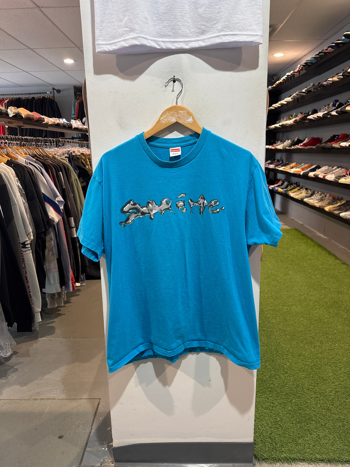 Supreme Liquid Tee (L)