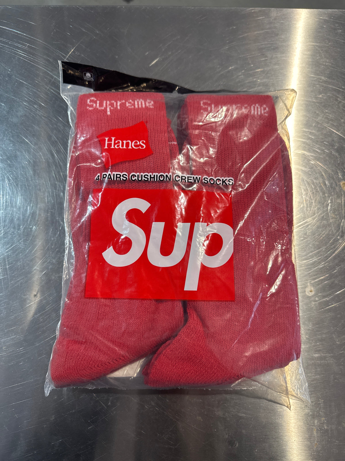 Supreme Hanes Socks Red (4 Pack)