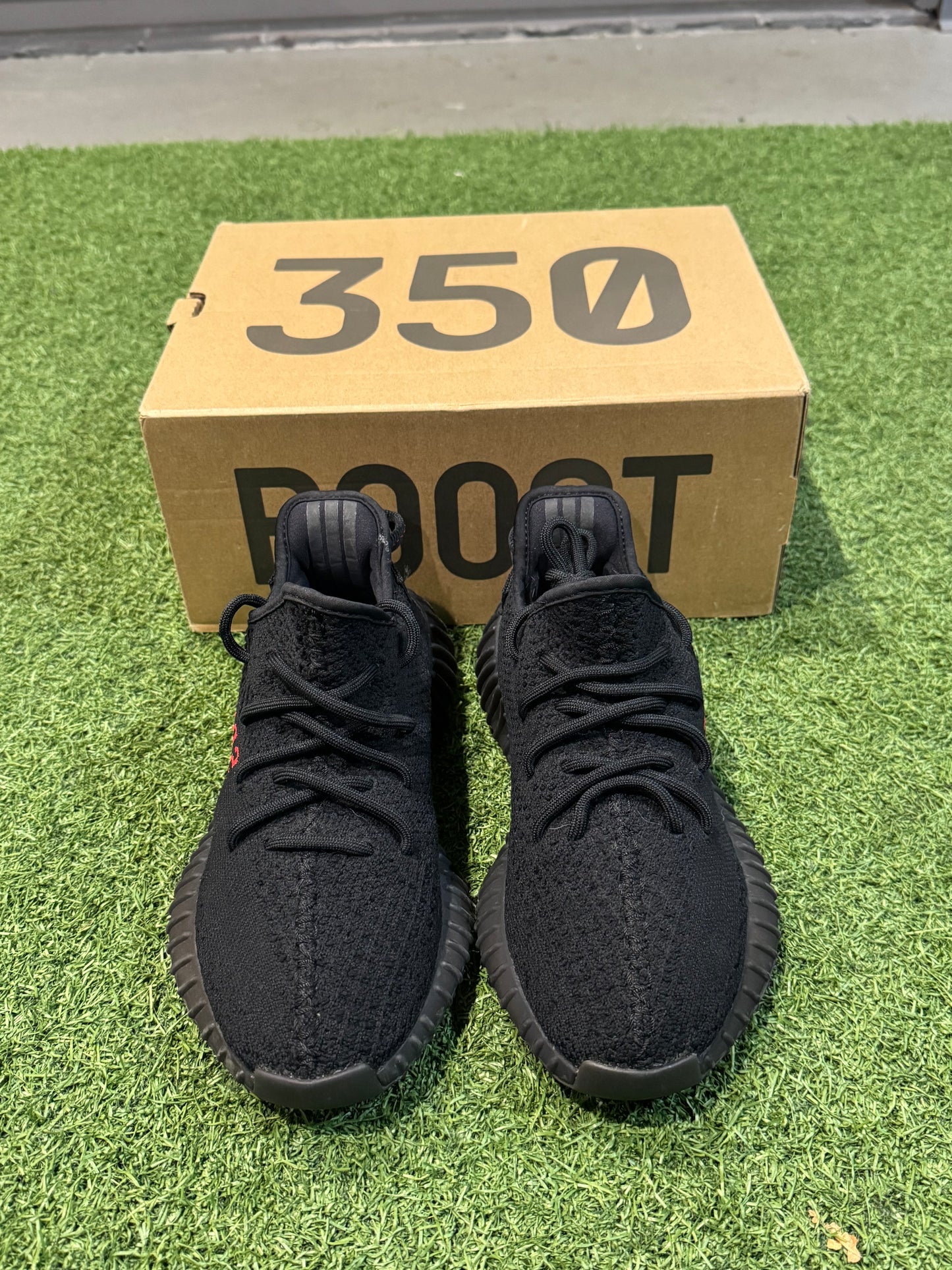 Yeezy 350 Bred (5)