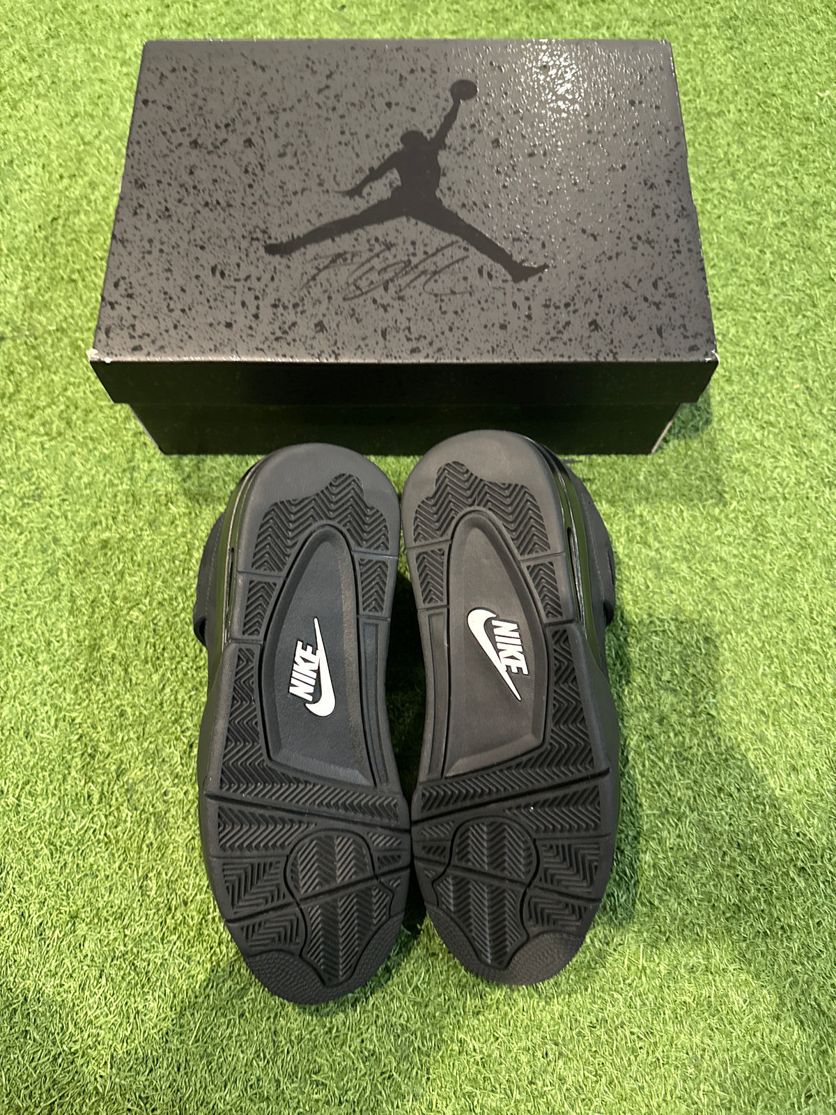 Jordan 4 Black Cat (10.5)