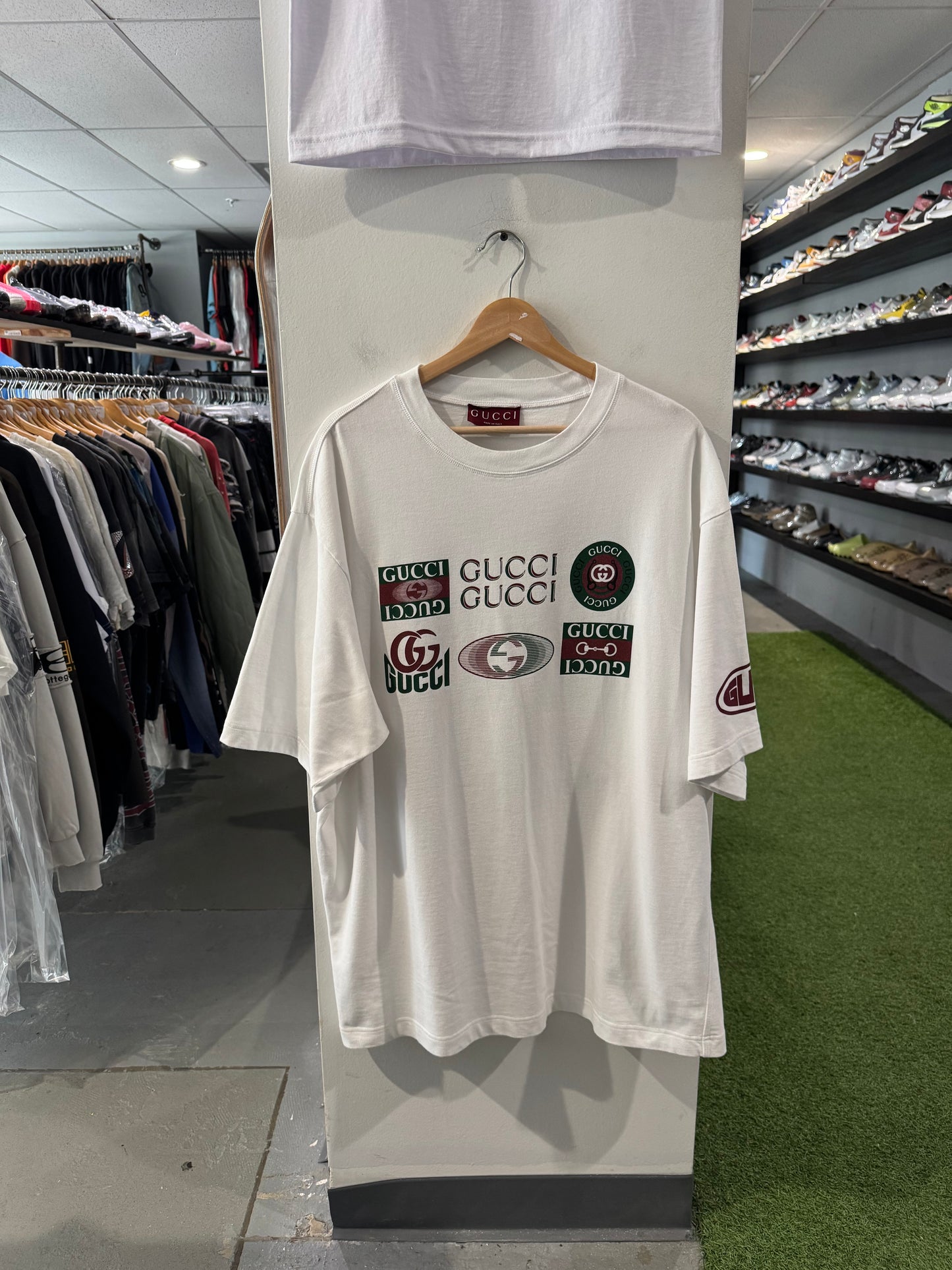 Gucci Multi Logo Tee (XXL)