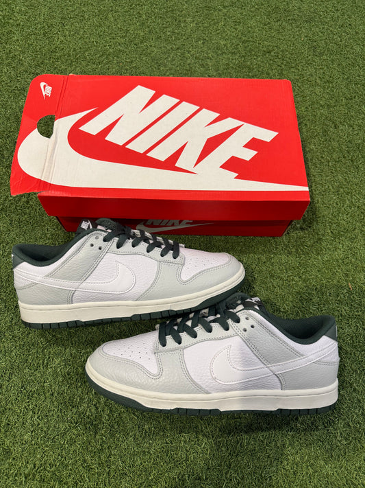 Dunk Low Photon Dust Vintage Green (9)
