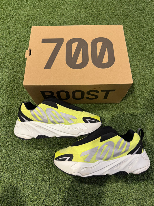 Yeezy 700 Phosphor (6)