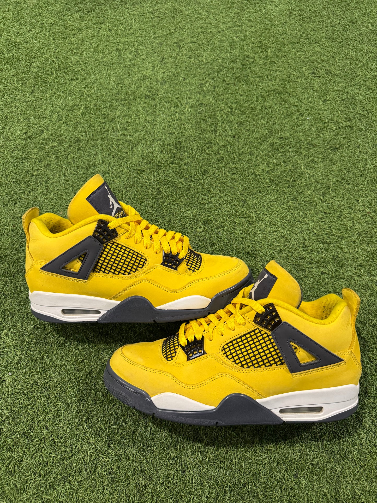 Jordan 4 Lightning (10)