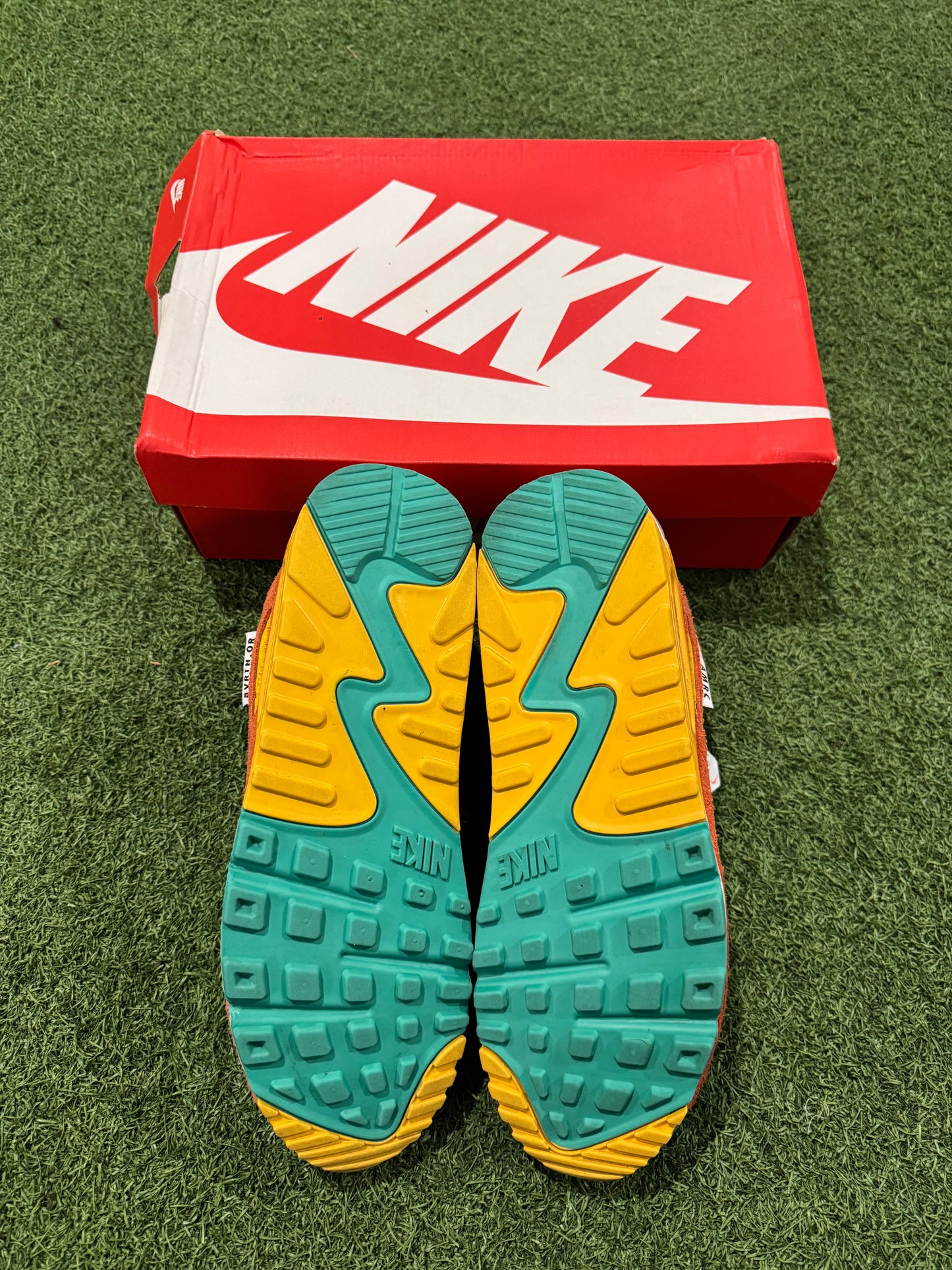 Air Max 90 Running Club (11)