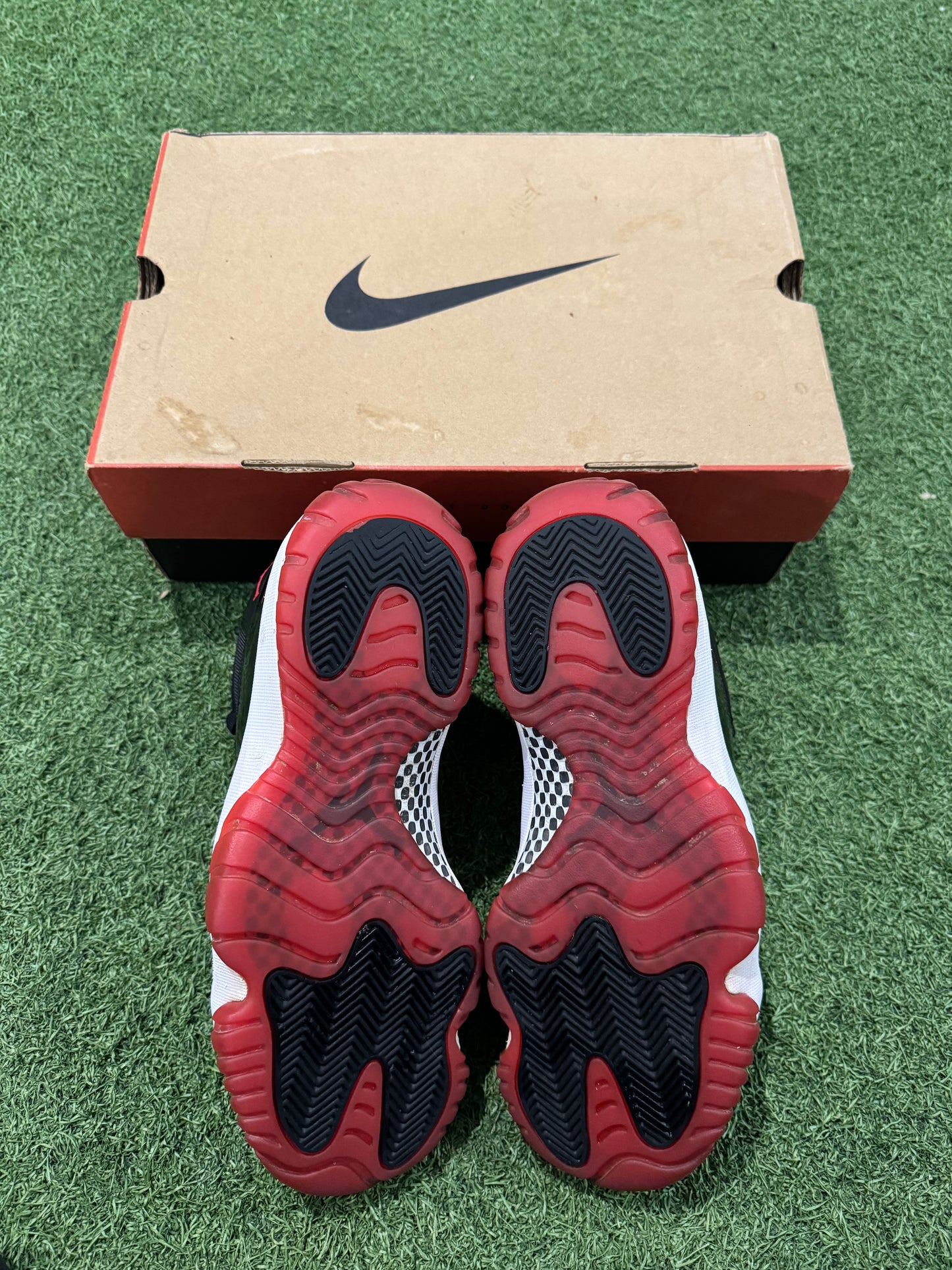 Jordan 11 Bred (8.5)