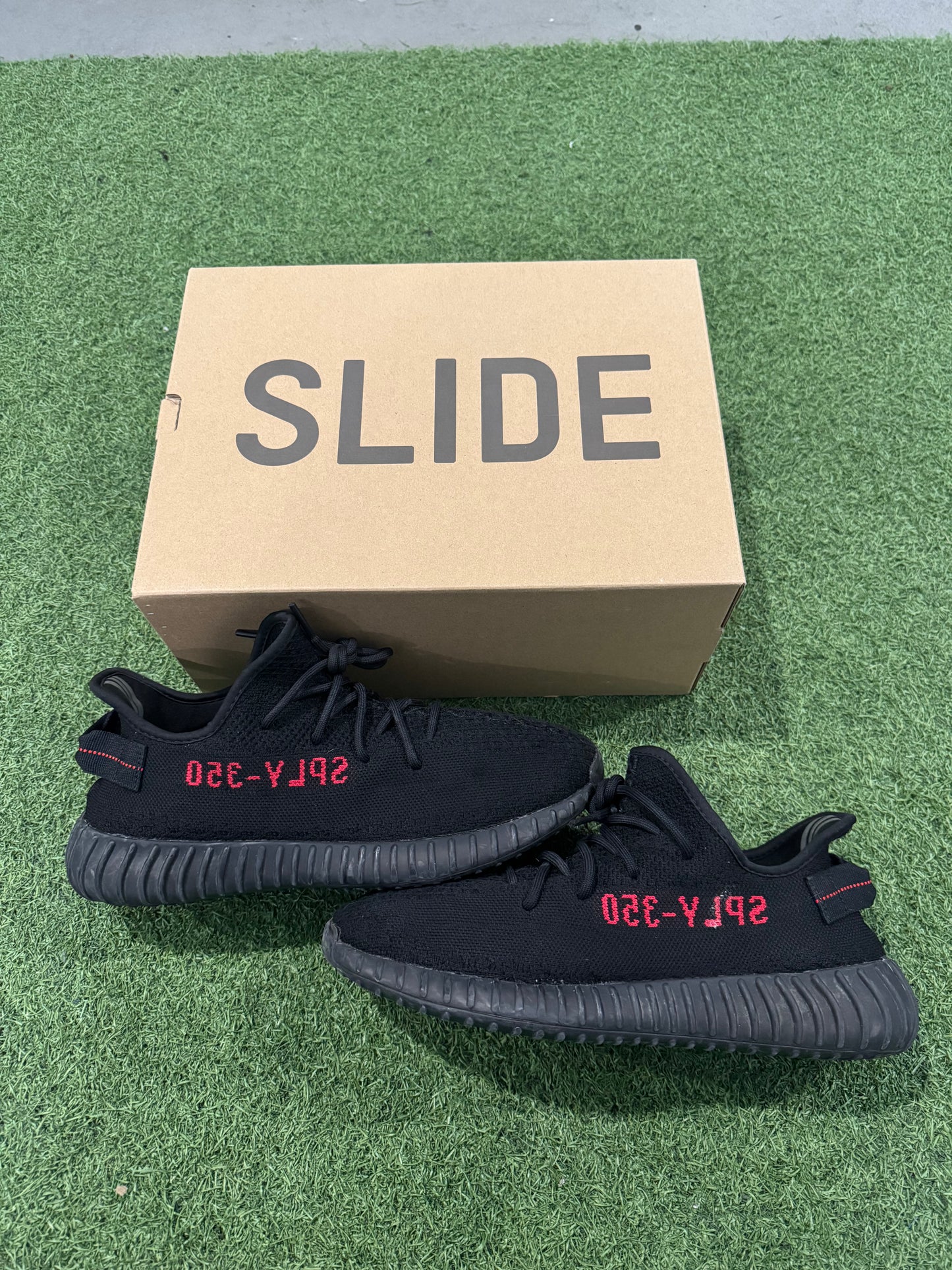 Yeezy 350 Bred (11)