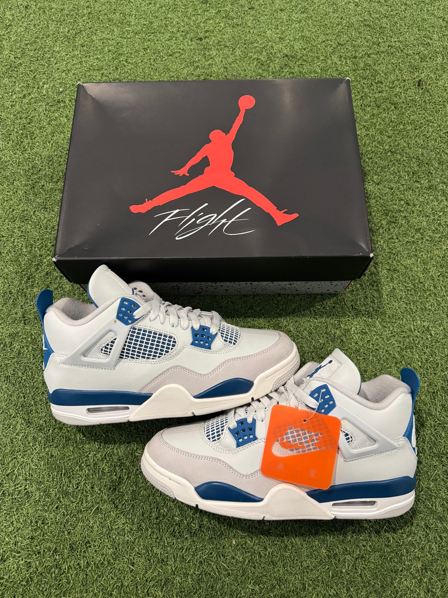 Jordan 4 Military Blue (9)