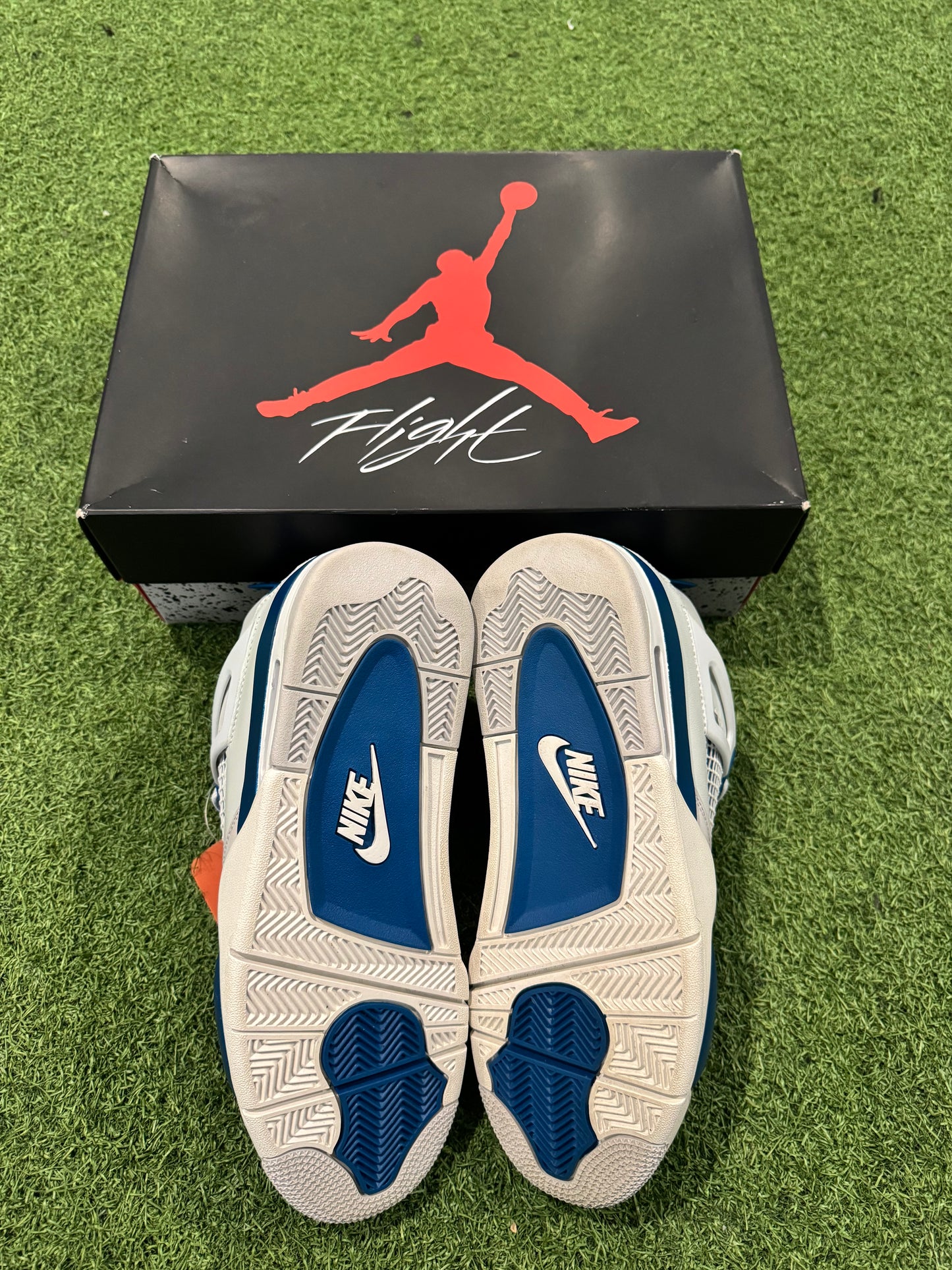 Jordan 4 Military Blue (9)