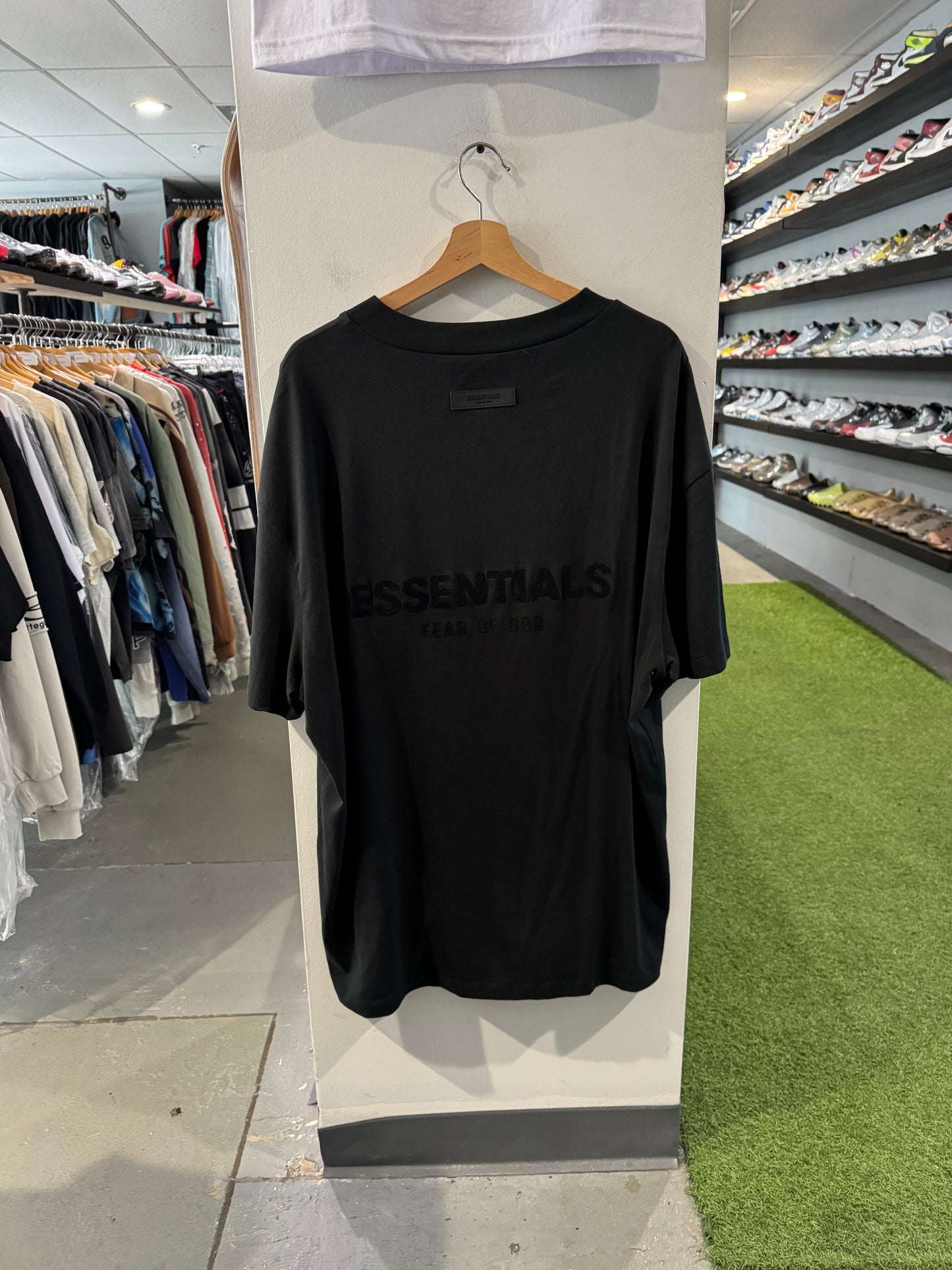 Essentials Tee Black (XL)