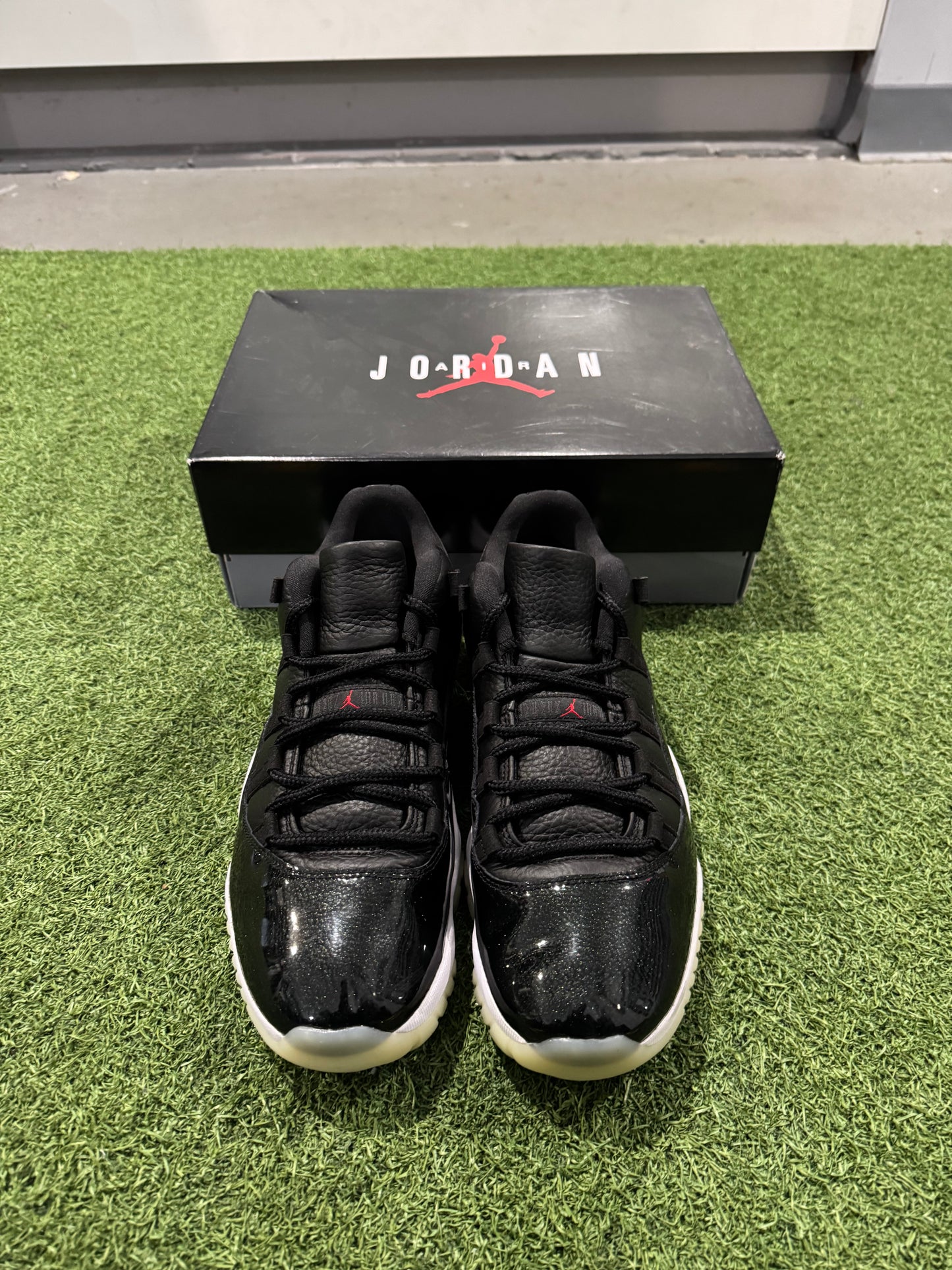 Jordan 11 Low 72-10 (11.5)