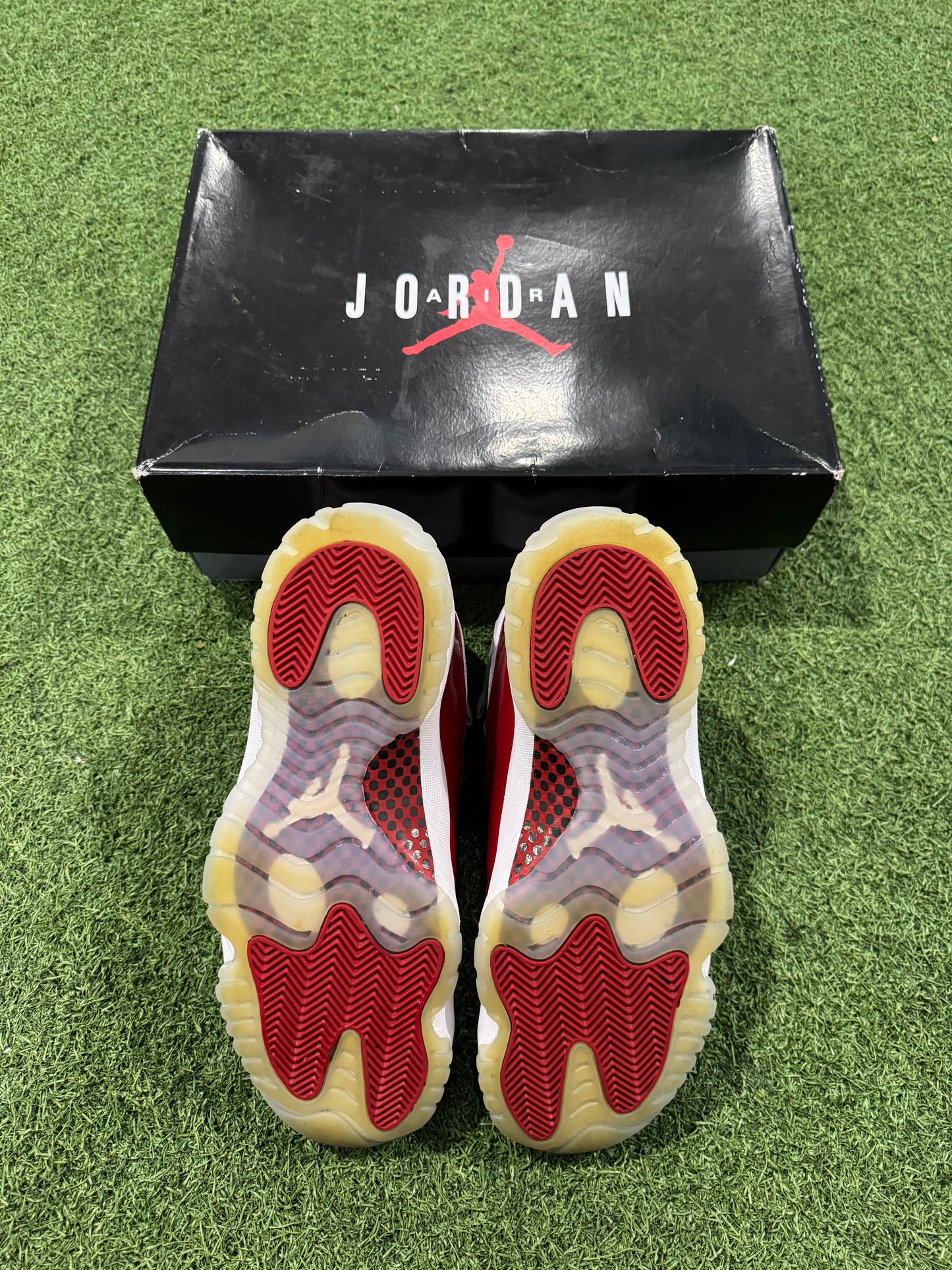 Jordan 11 Cherry (10.5)