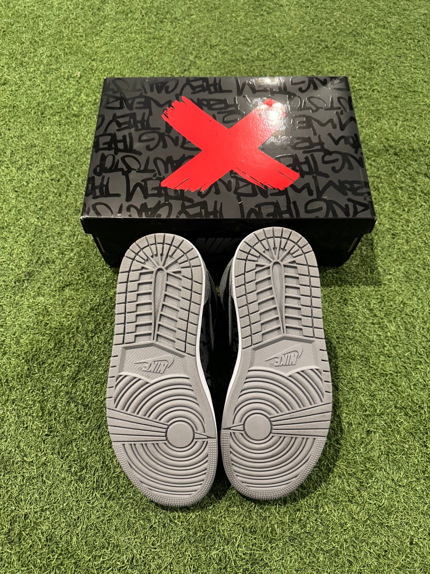 Jordan 1 Rebellionaire (7.5)