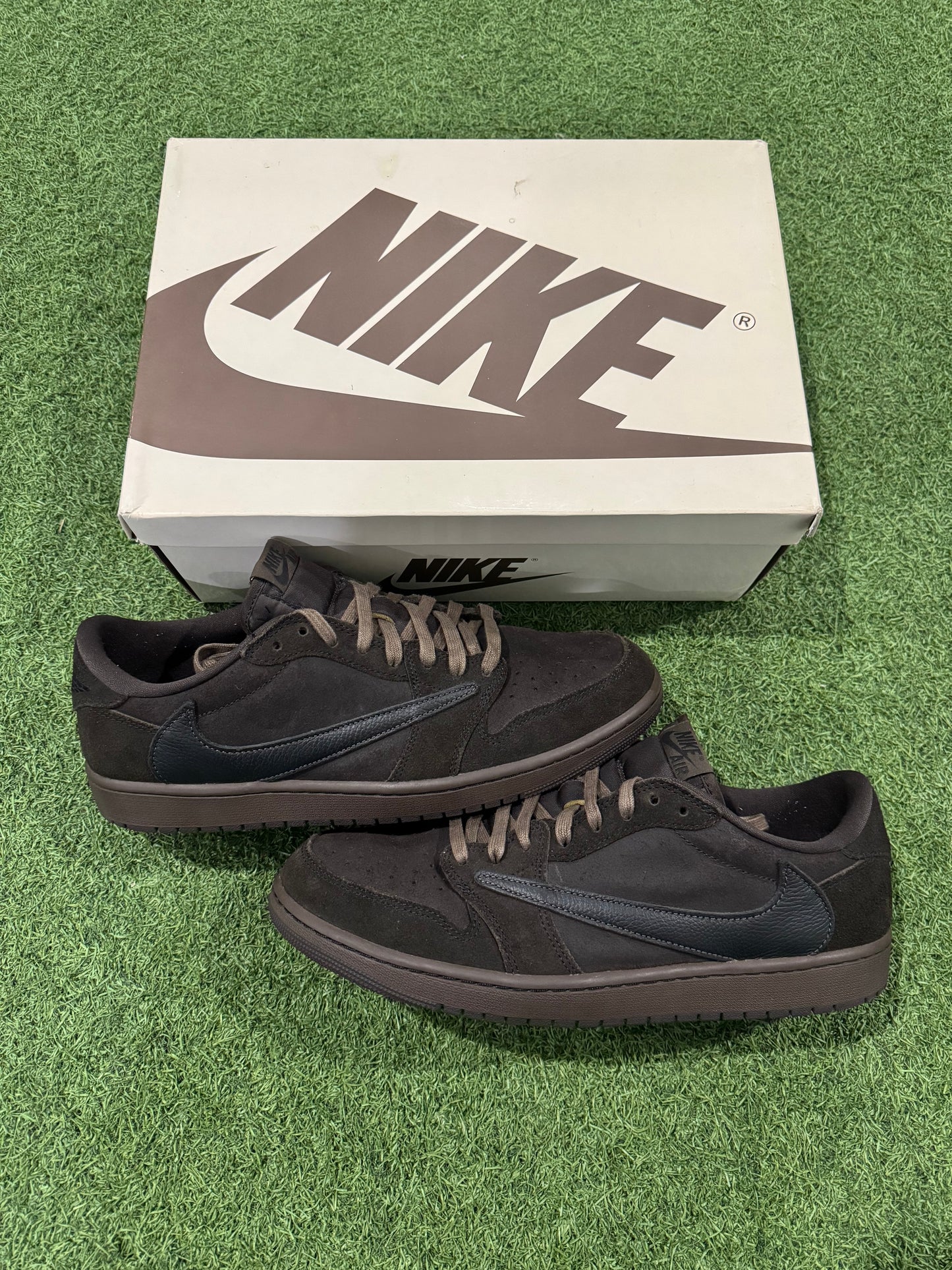 Jordan 1 Low Travis Scott Velvet Brown (12)
