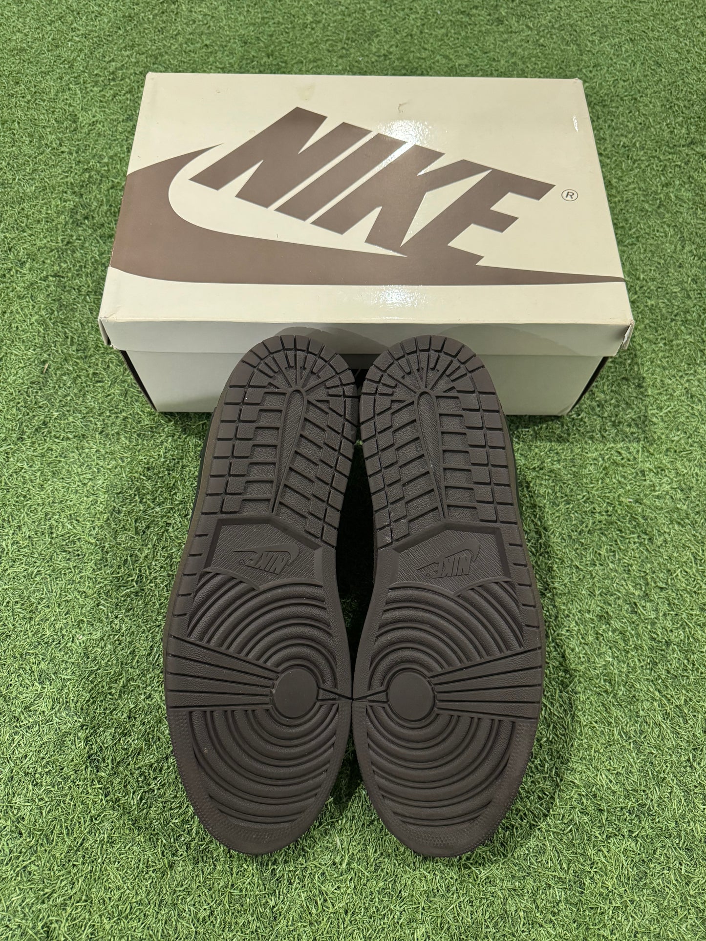 Jordan 1 Low Travis Scott Velvet Brown (12)