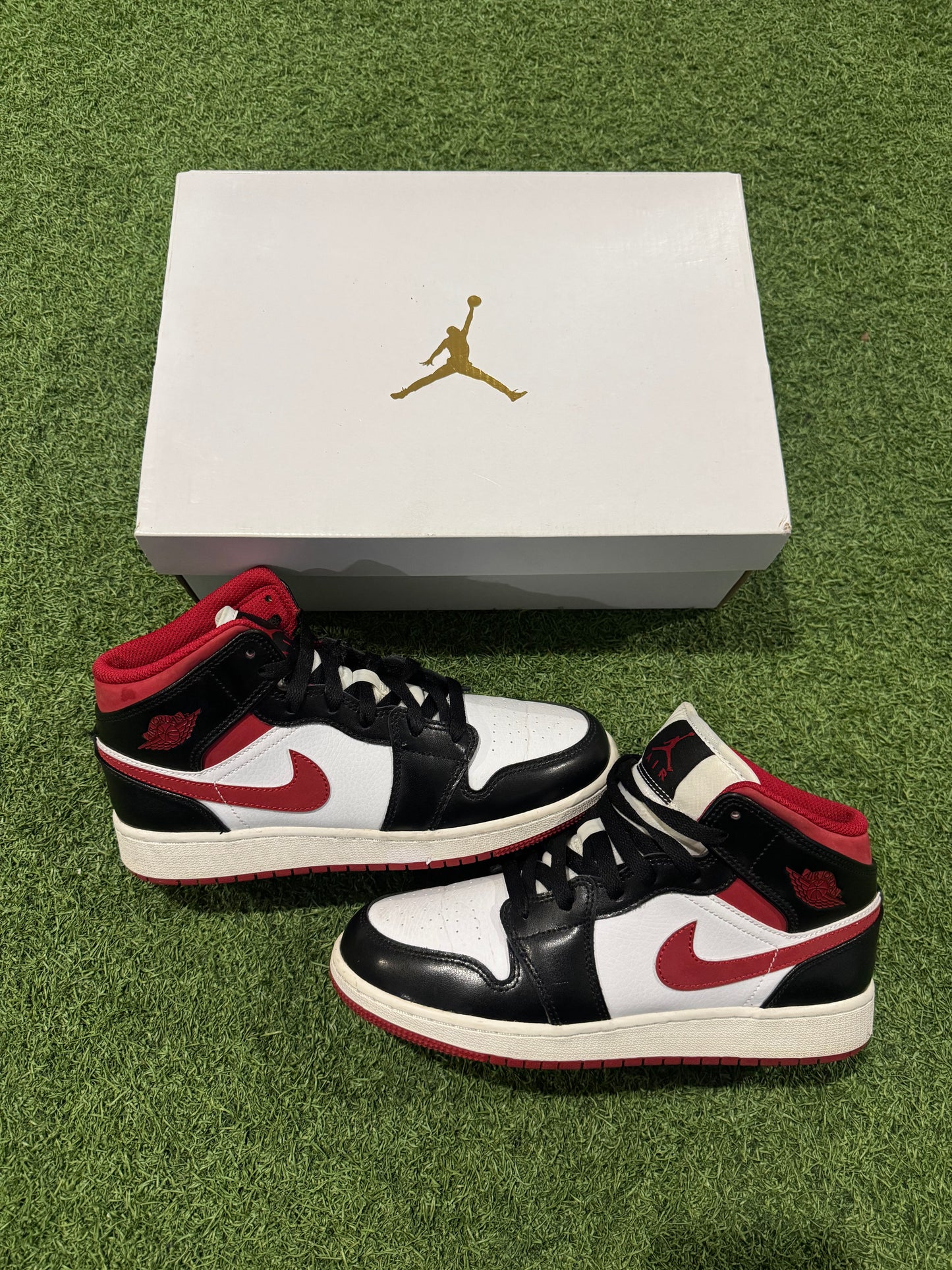 Jordan 1 Mid Gym Red White Black (6Y)