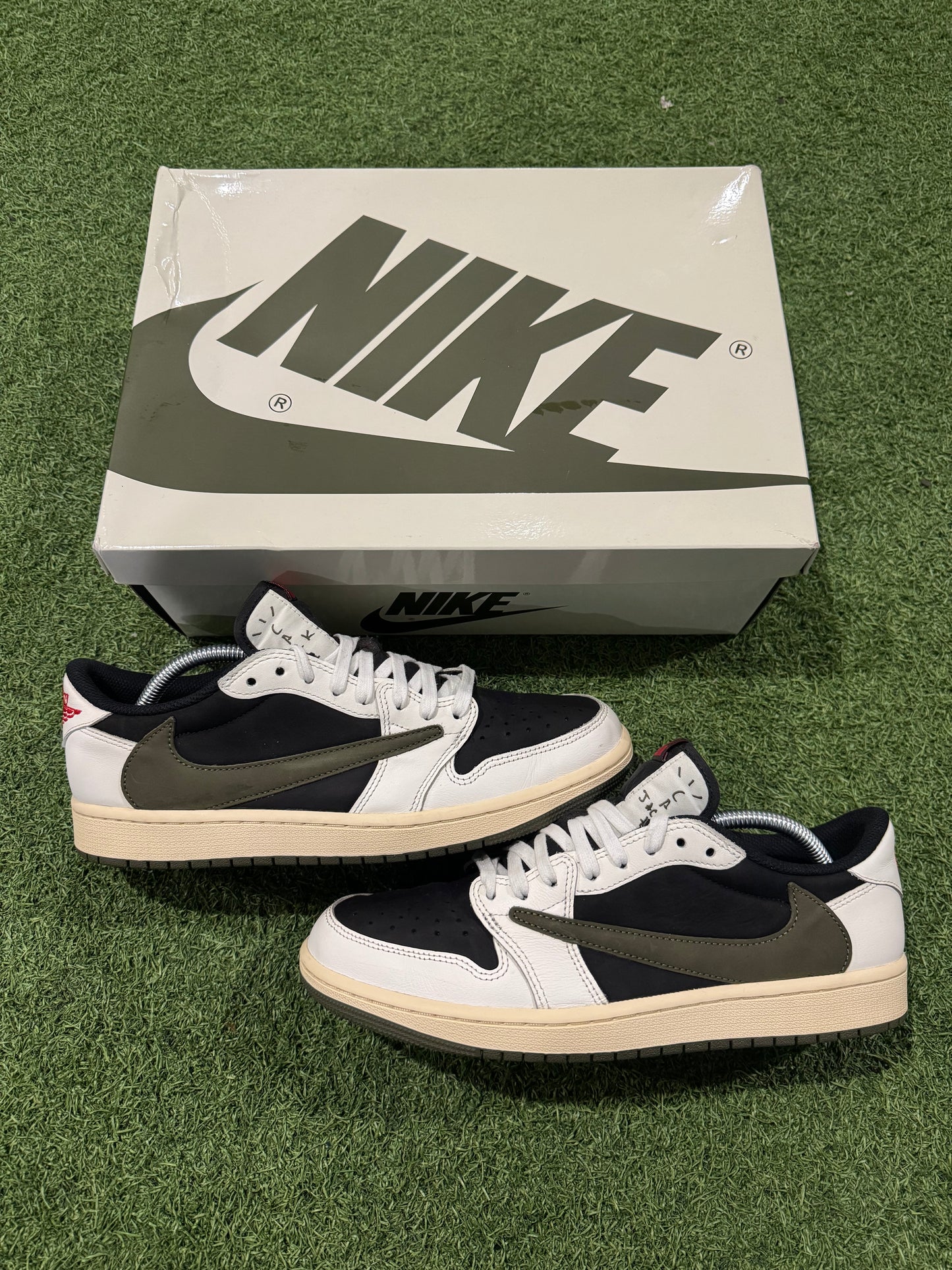 Jordan 1 Low Travis Scott Olive (11W)