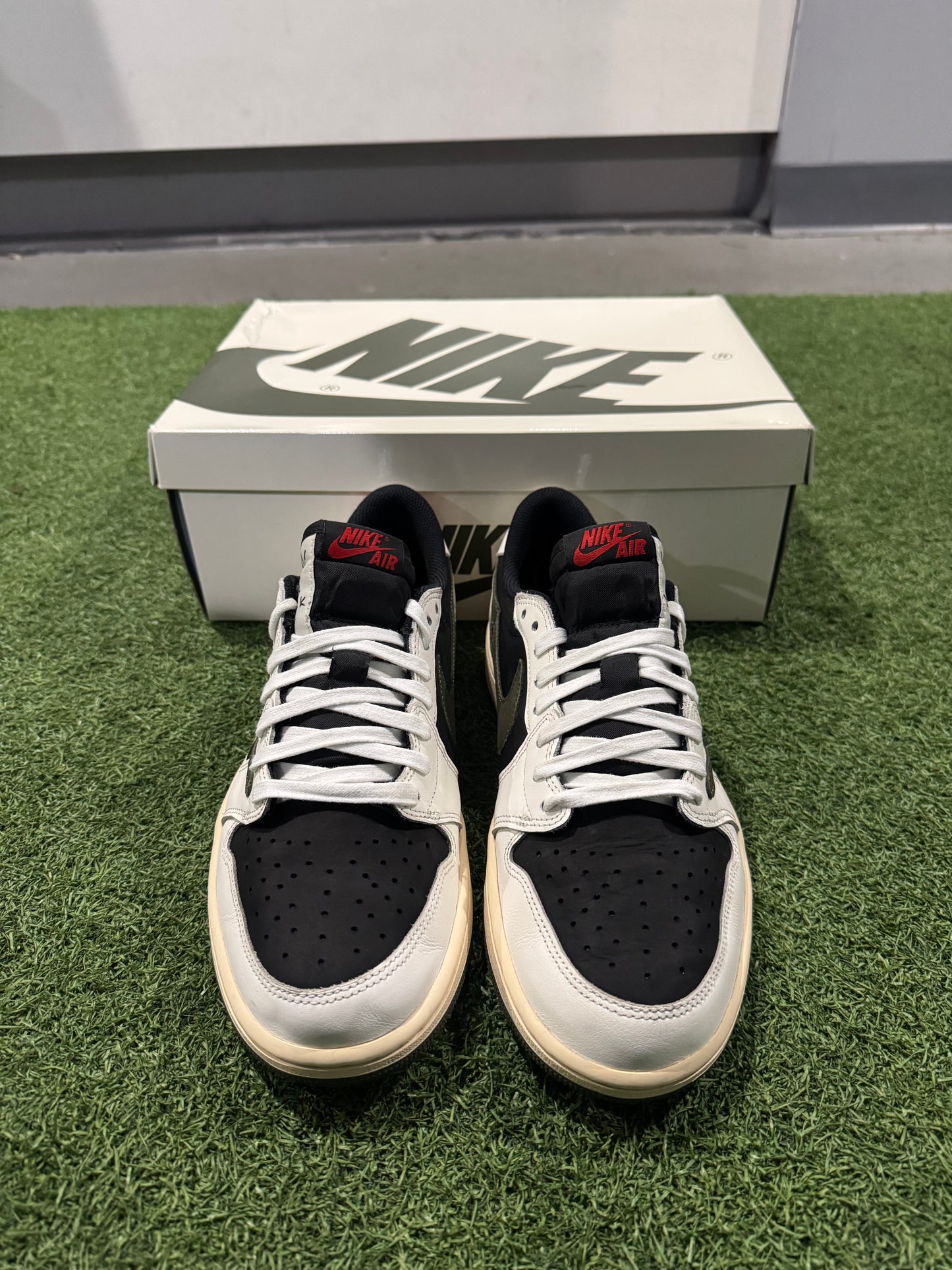 Jordan 1 Low Travis Scott Olive (11W)