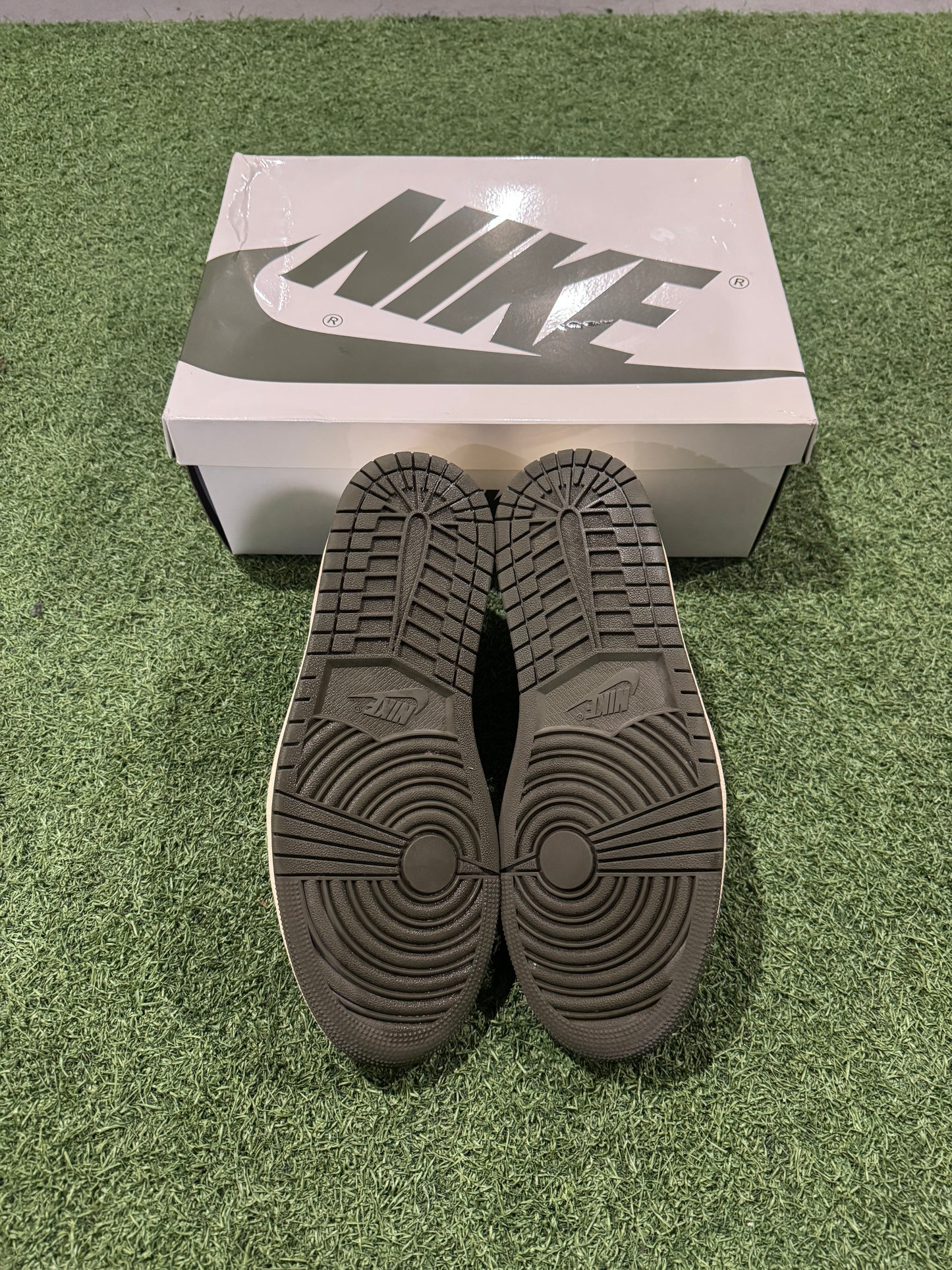 Jordan 1 Low Travis Scott Olive (11W)