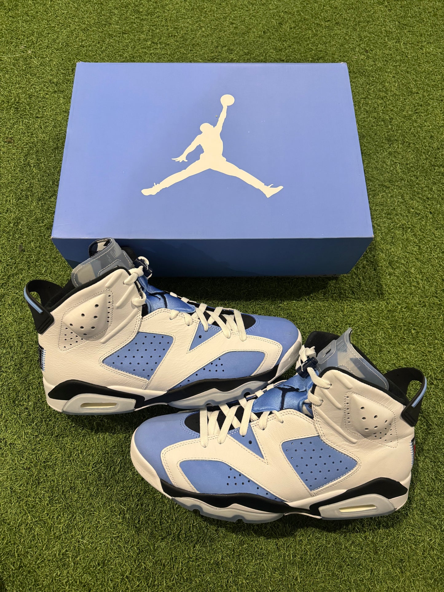 Jordan 6 UNC (12)