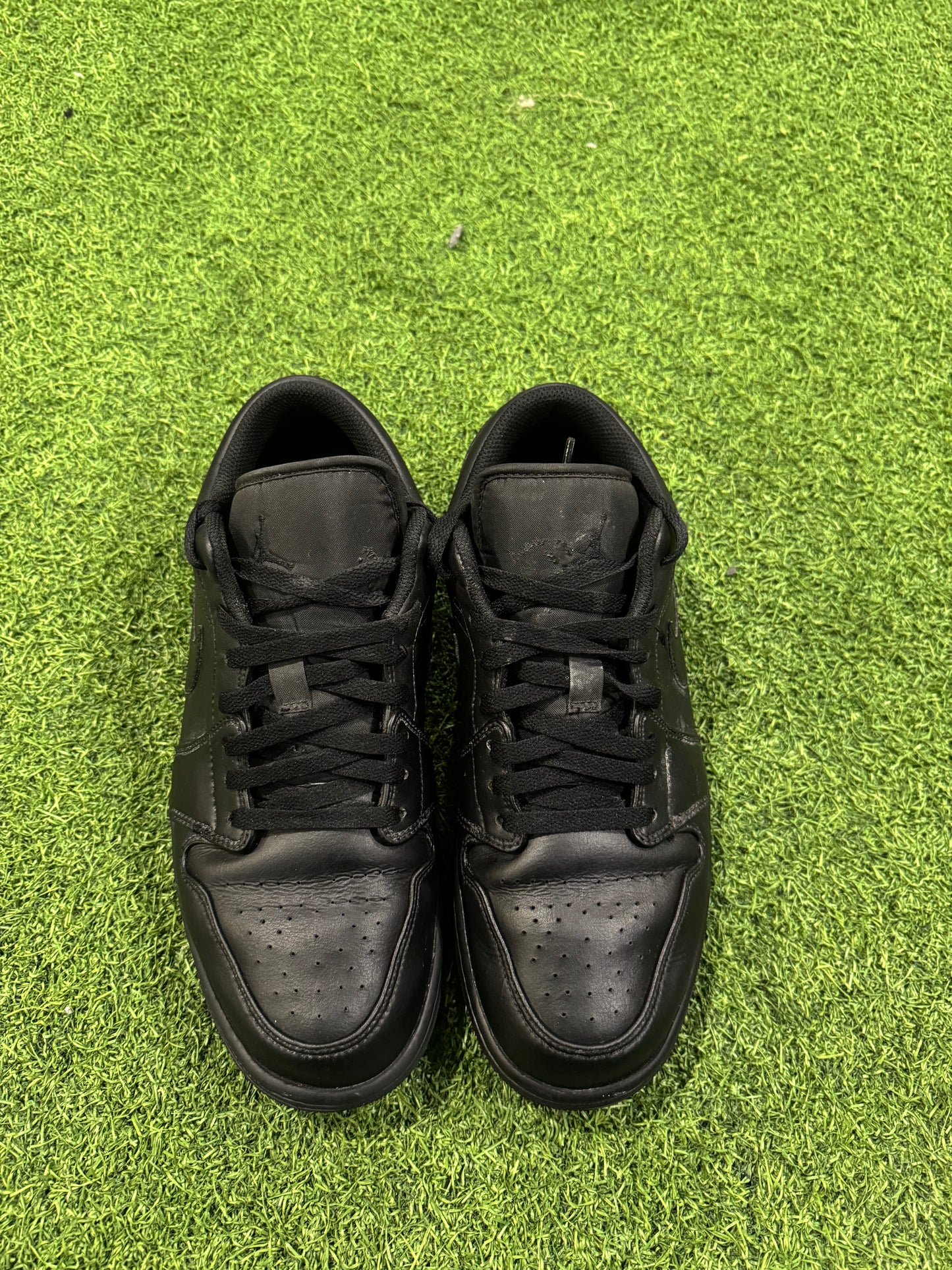 Jordan 1 Low Black (11)