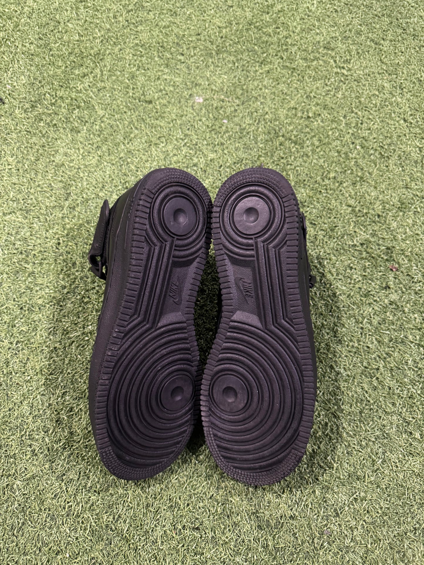 Air Force 1 Mid Black (10.5)