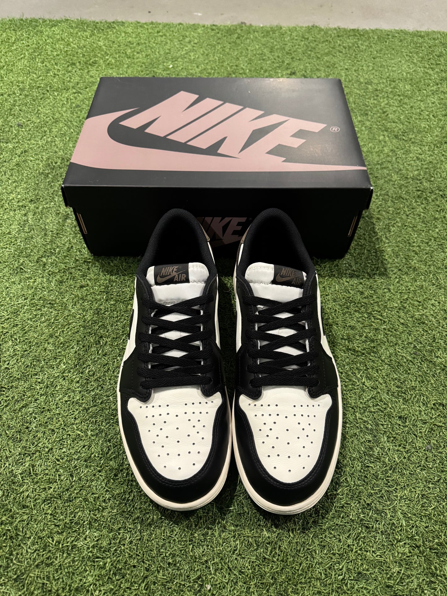 Jordan 1 Low Mocha (12)