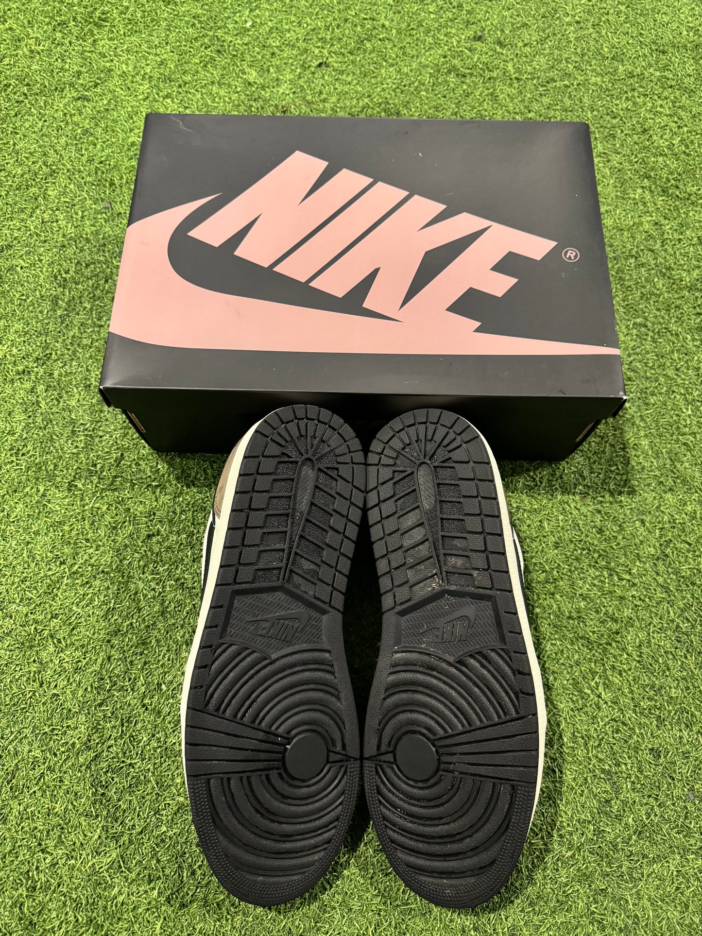 Jordan 1 Low Mocha (12)