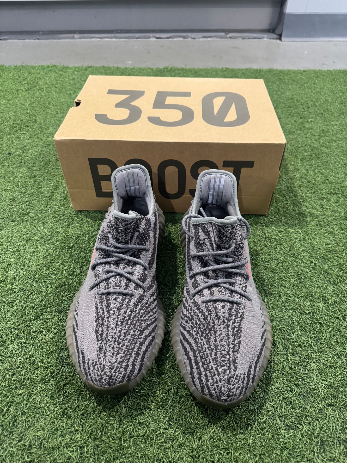 Yeezy 350 Beluga 2.0 (12.5)