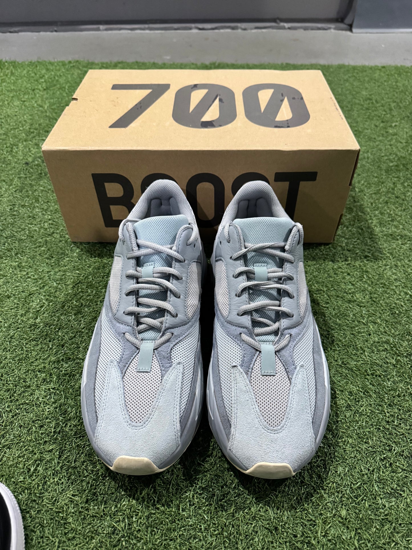 Yeezy 700 Inertia (12.5)