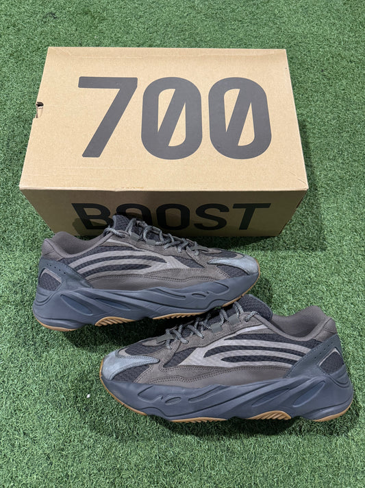 Yeezy 700 Geode (12.5)