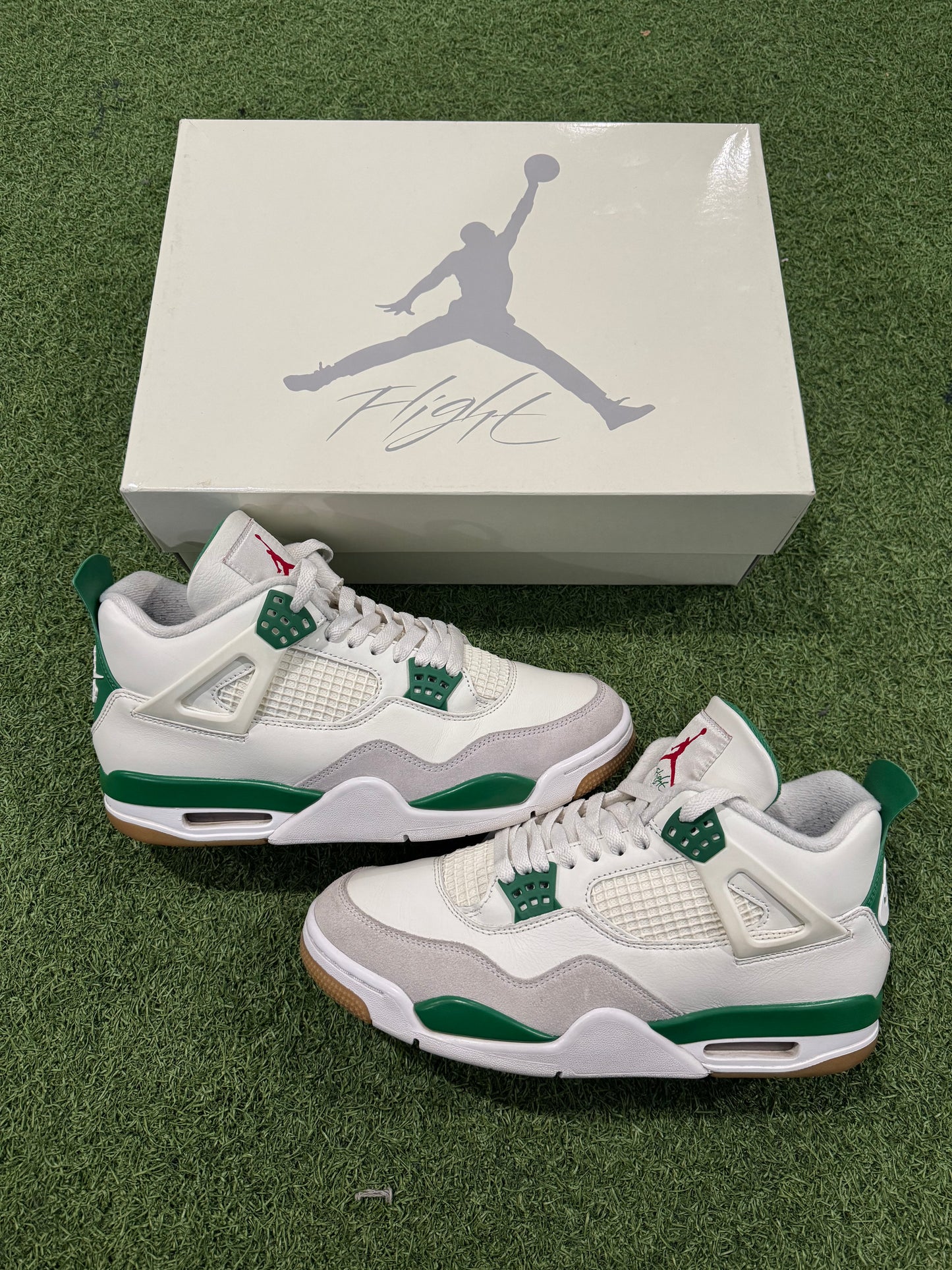 Jordan 4 SB Pine Green (9.5)